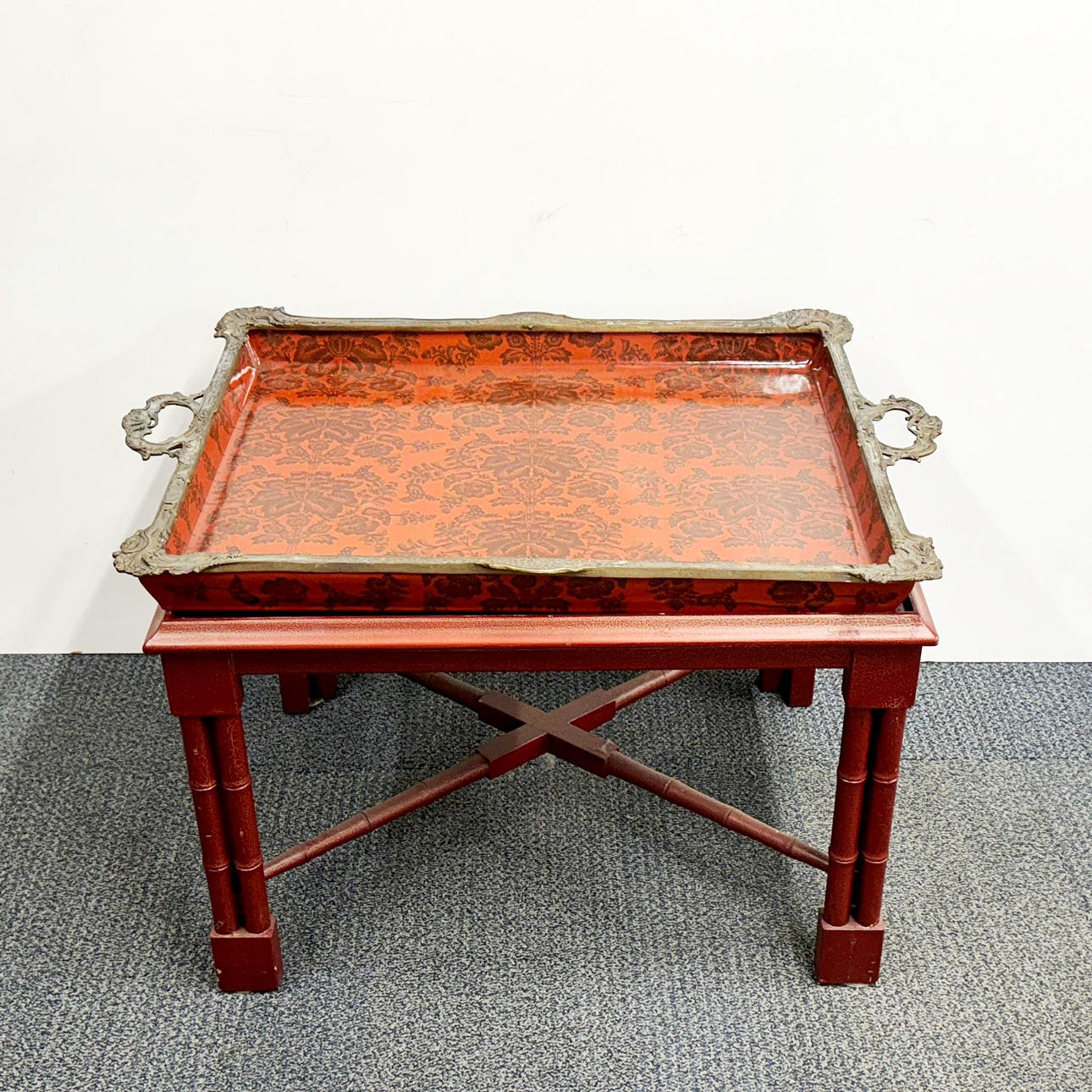 ORIENTAL STYLE PORCELAIN TRAY TABLE.