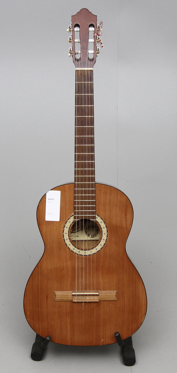 AKUSTISK GITARR, Levin.