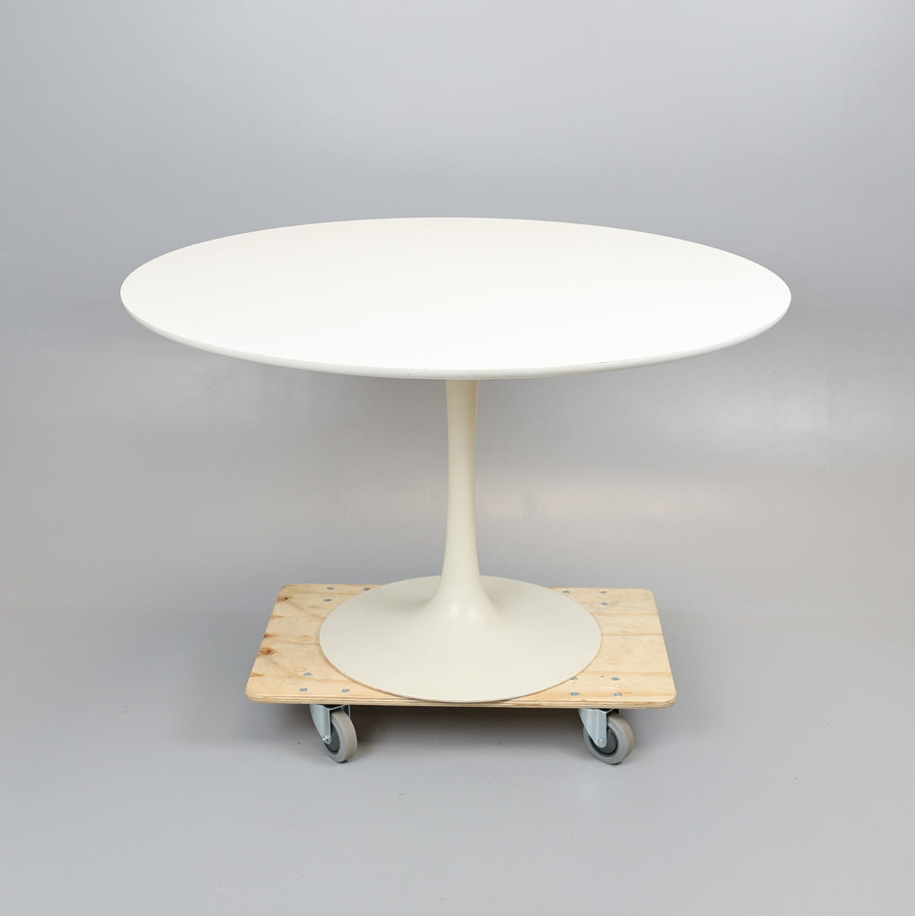 MAURICE BURKE FOR ARKANA "22" TULIP DINING TABLE.