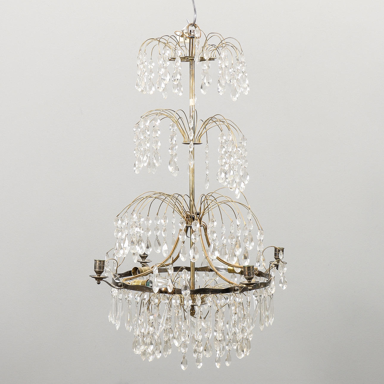 CRYSTAL CHANDELIER 4 light arms.
