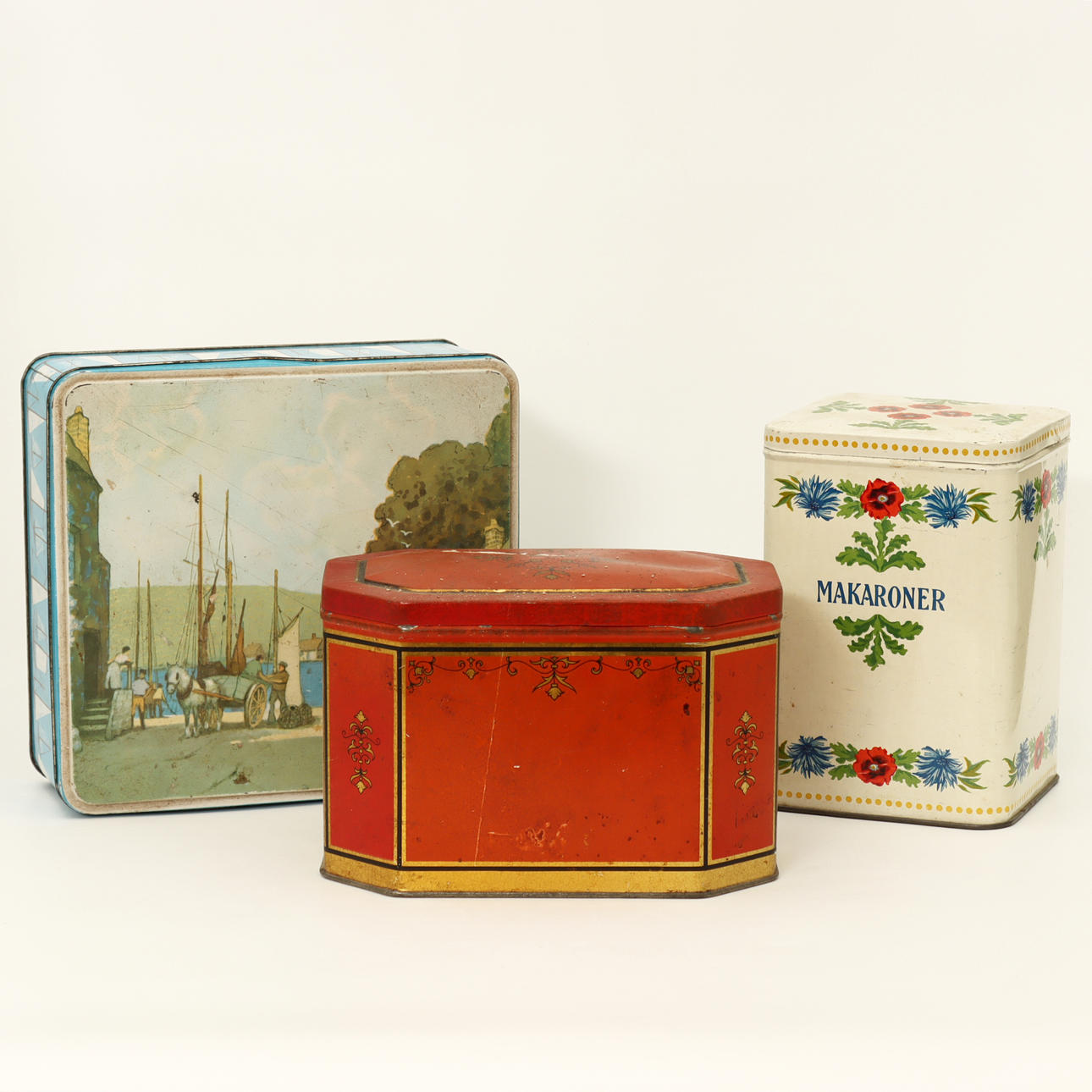 TIN CANS. CARL PETER PÅHLSSON MACARONI, RED GOTHENBORG BISCUITS, COOKIE JAR WITH SAILBOATS, 20TH CENTURY.