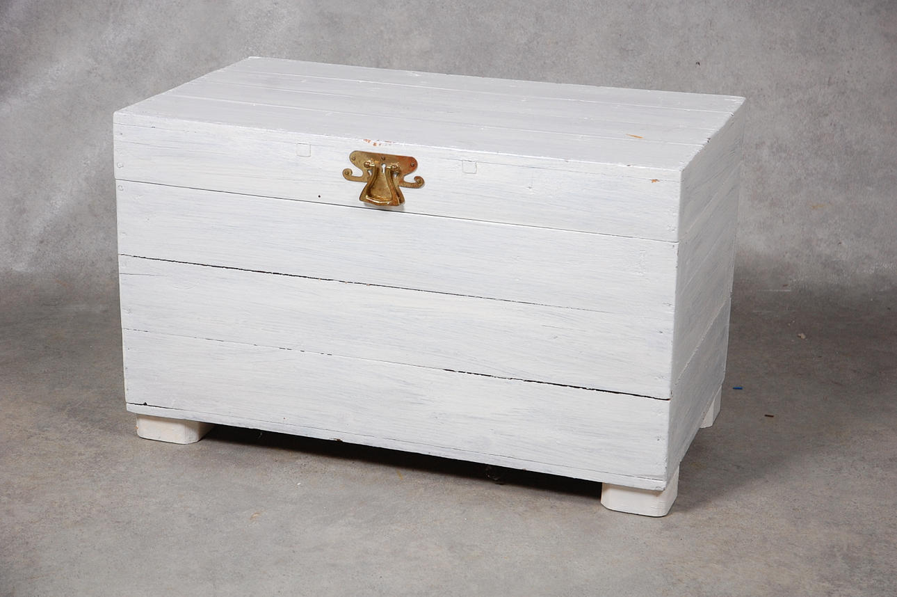 KOFFERT, trä, 1900-tal.