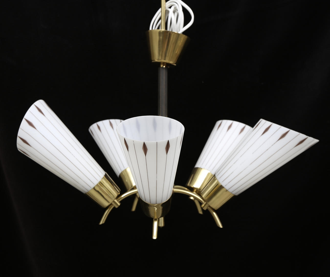 TAKLAMPA, 1900-talets mitt, höjd ca. 70 cm.