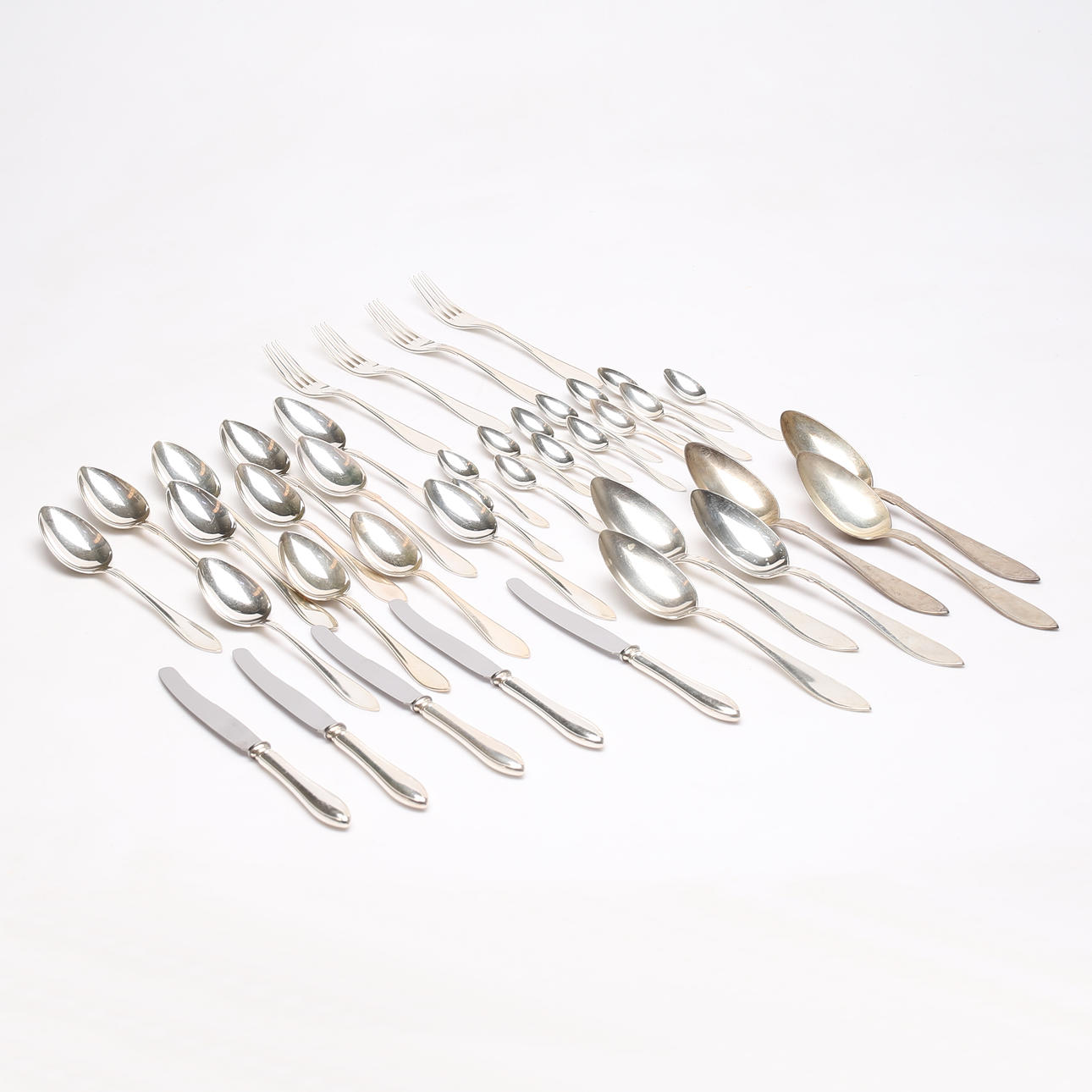 SILVER OBJECTS, total weight approx. 1515 grams.