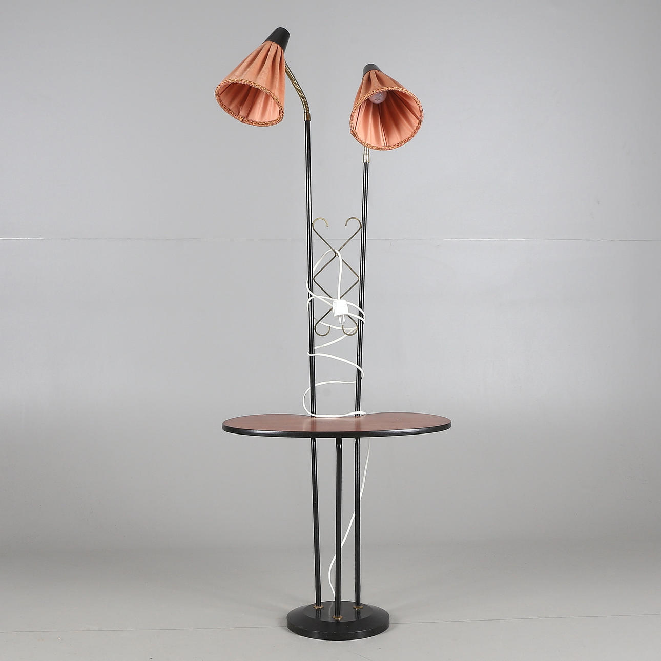 LAMPBORD, trä/metall, 1900-talets tredje kvartal.