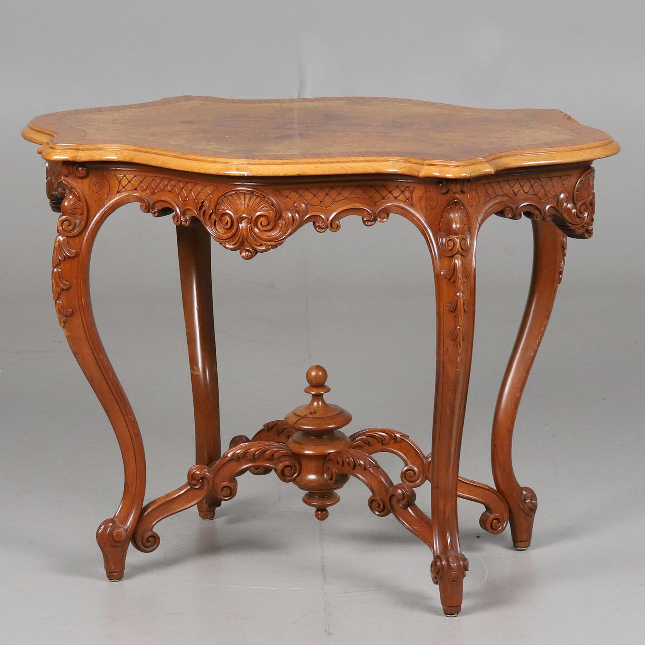 A neo-rococo coffee table, 18th/20th century.