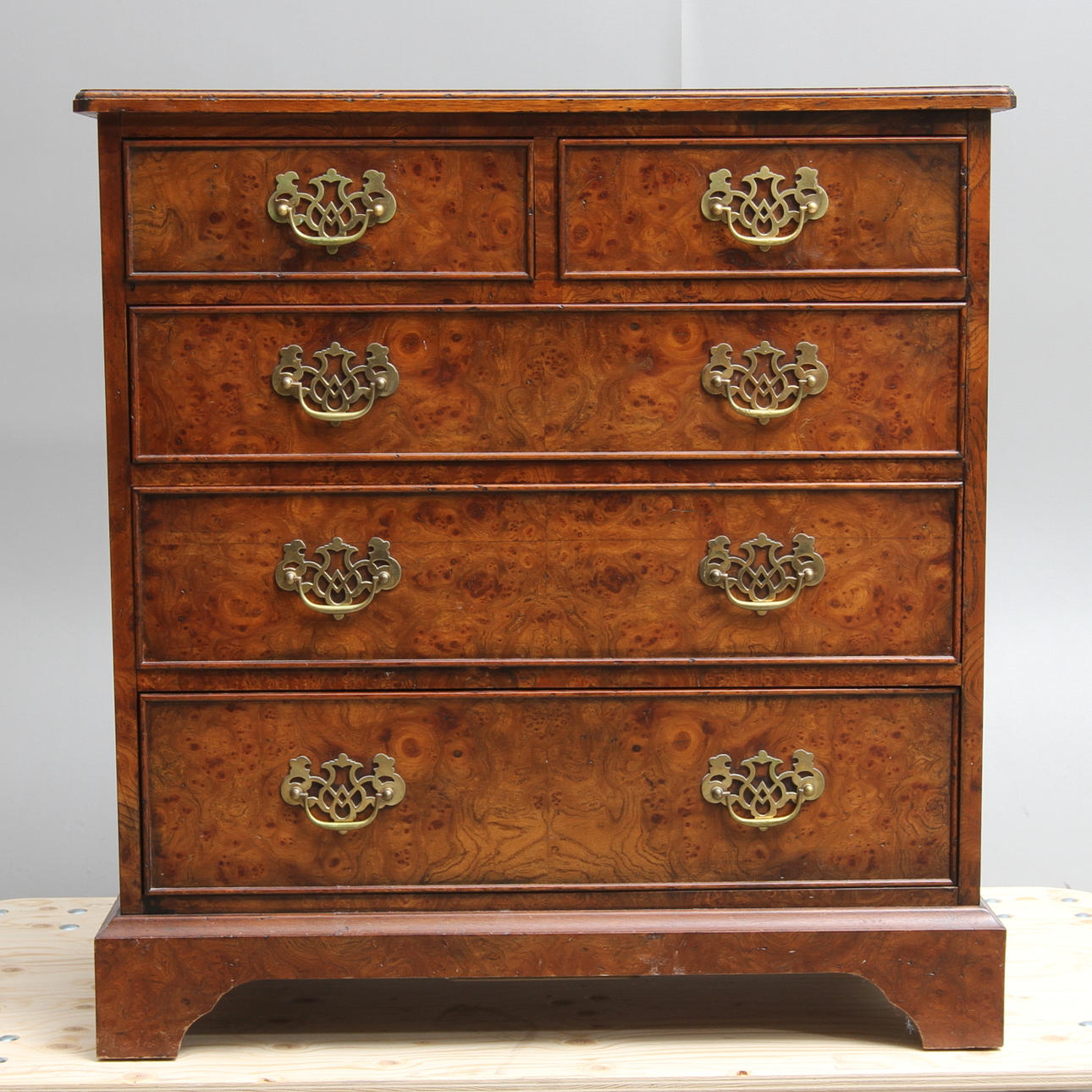 KOMMODE, Wurzelholz Furnier, 20. Jh.