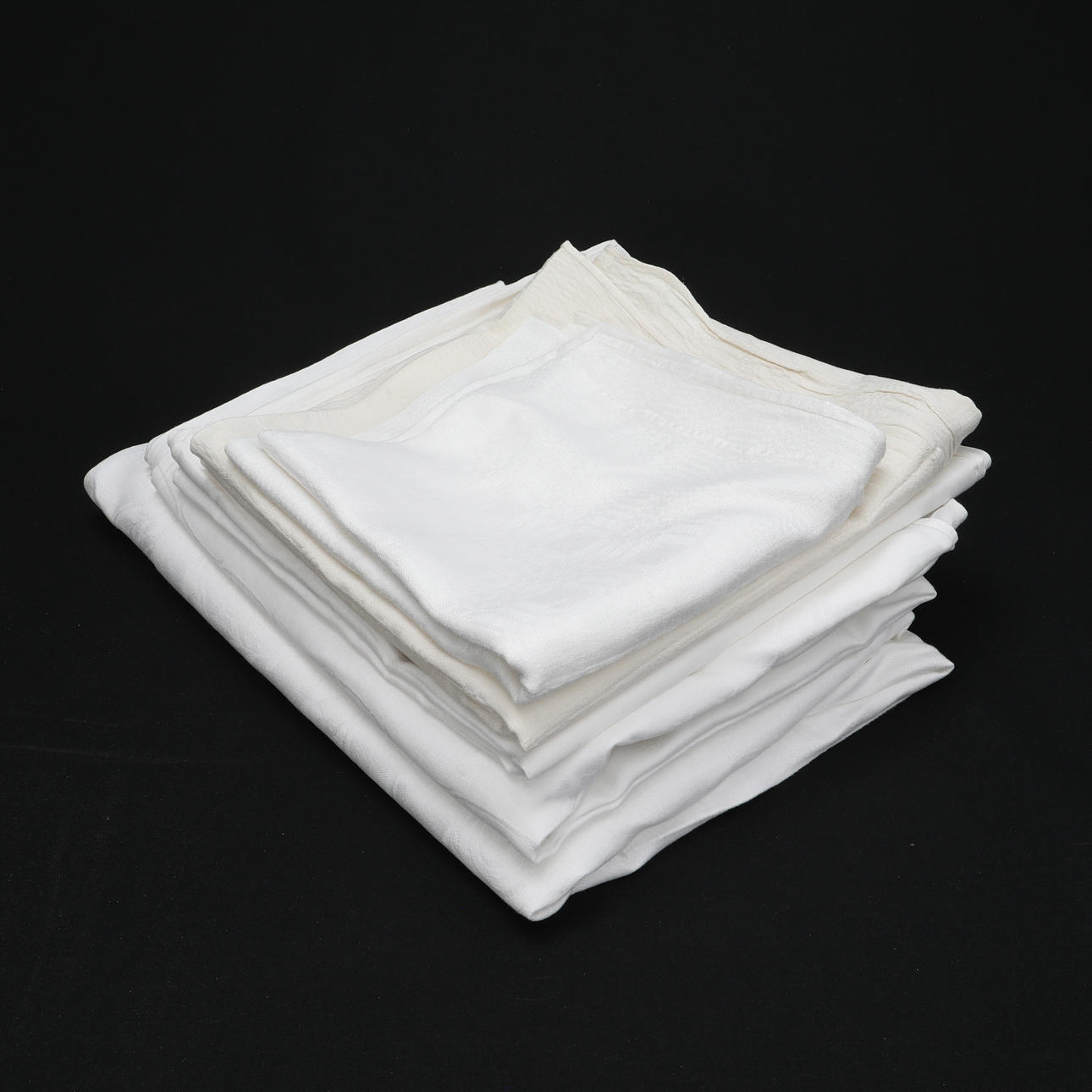 LINEN CLOTHS, 5 pieces.