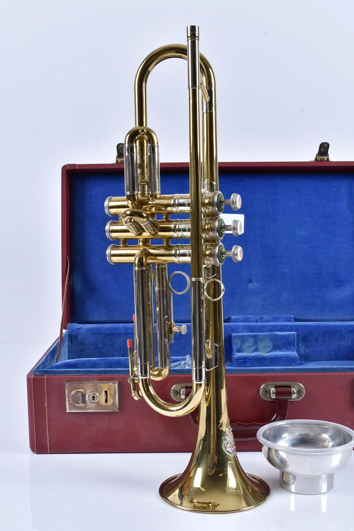 TRUMPET IN A BOX, Esquire 600. Collectables - Musical instruments ...