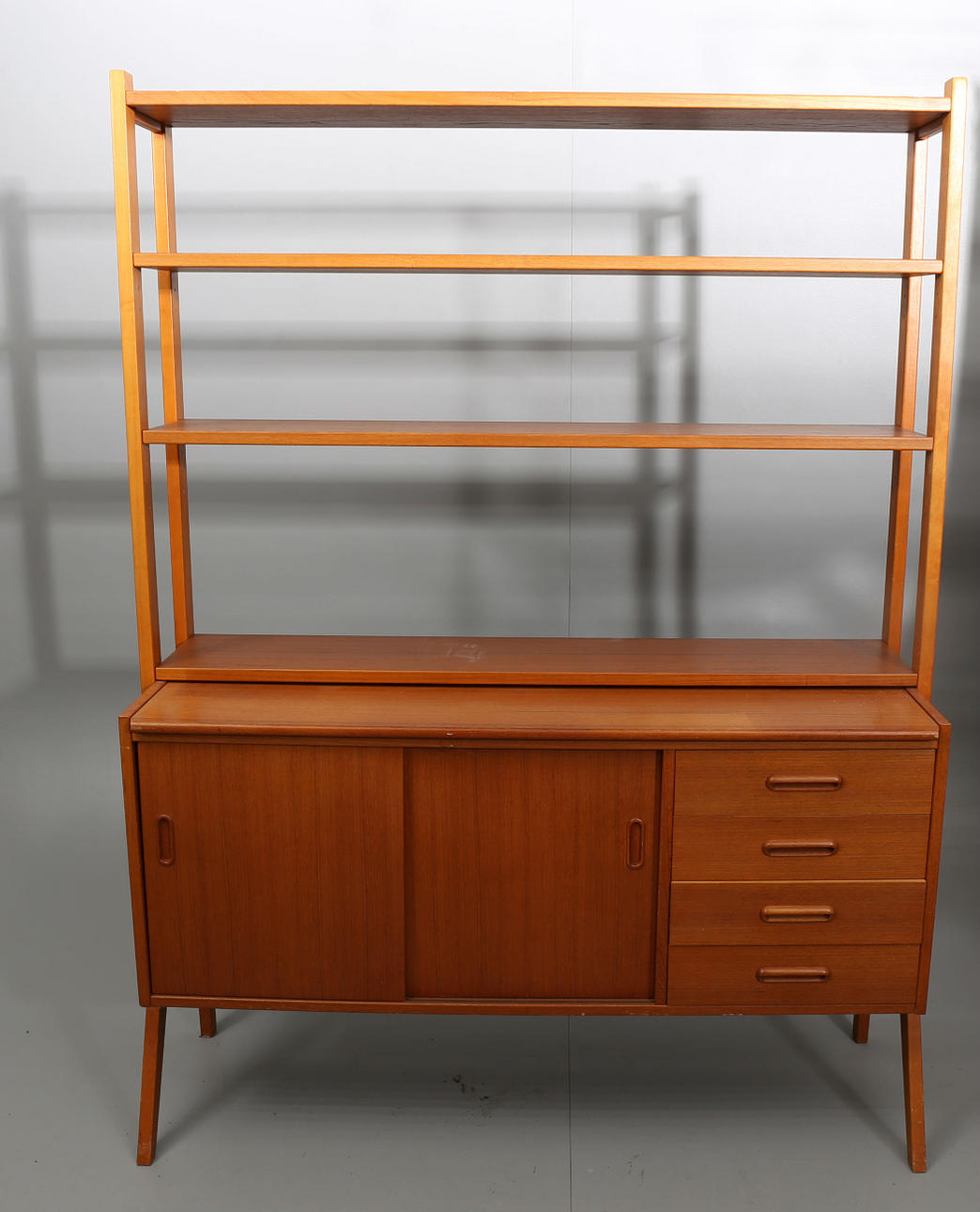 BOKHYLLA MED SKÅP, teak, 1900-talets mitt.