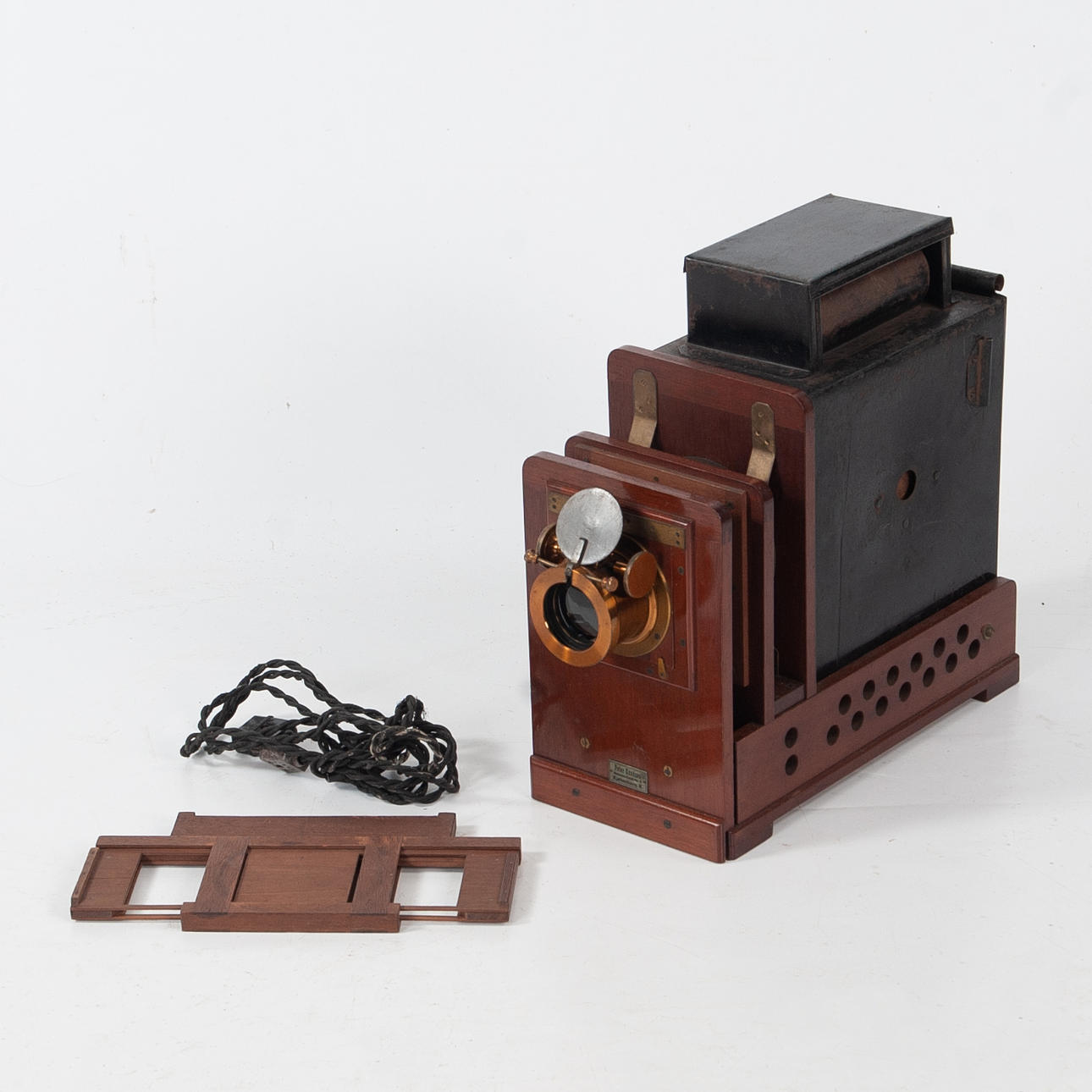 MAAGINEN TASKULAMPPU.