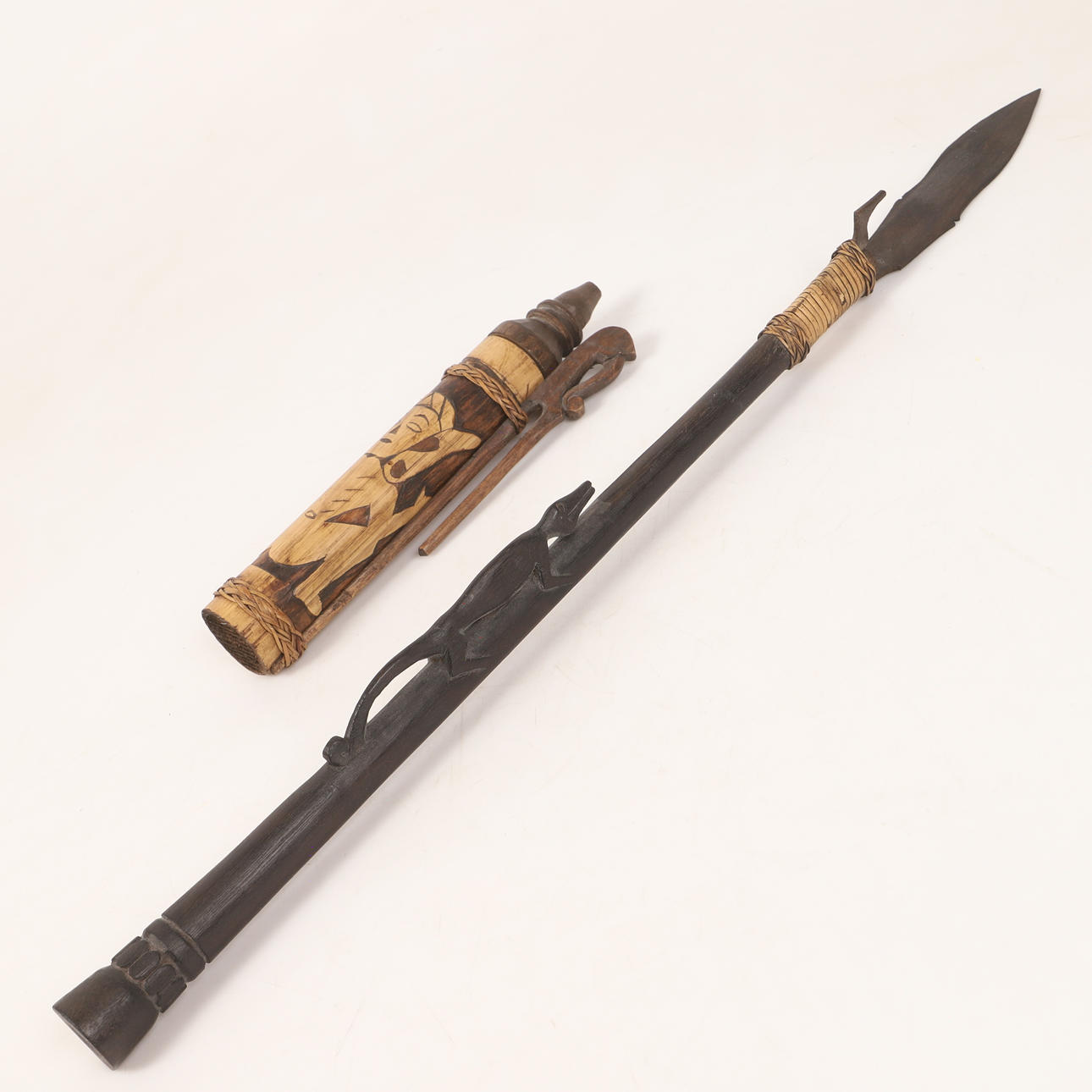 SPEERE UND BEHÄLTER, Afrika.