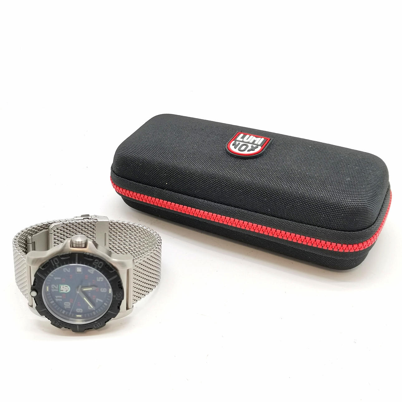 LUMINOX MANTA RAY 100M QUARTZ DIVERS WRISTWATCH.