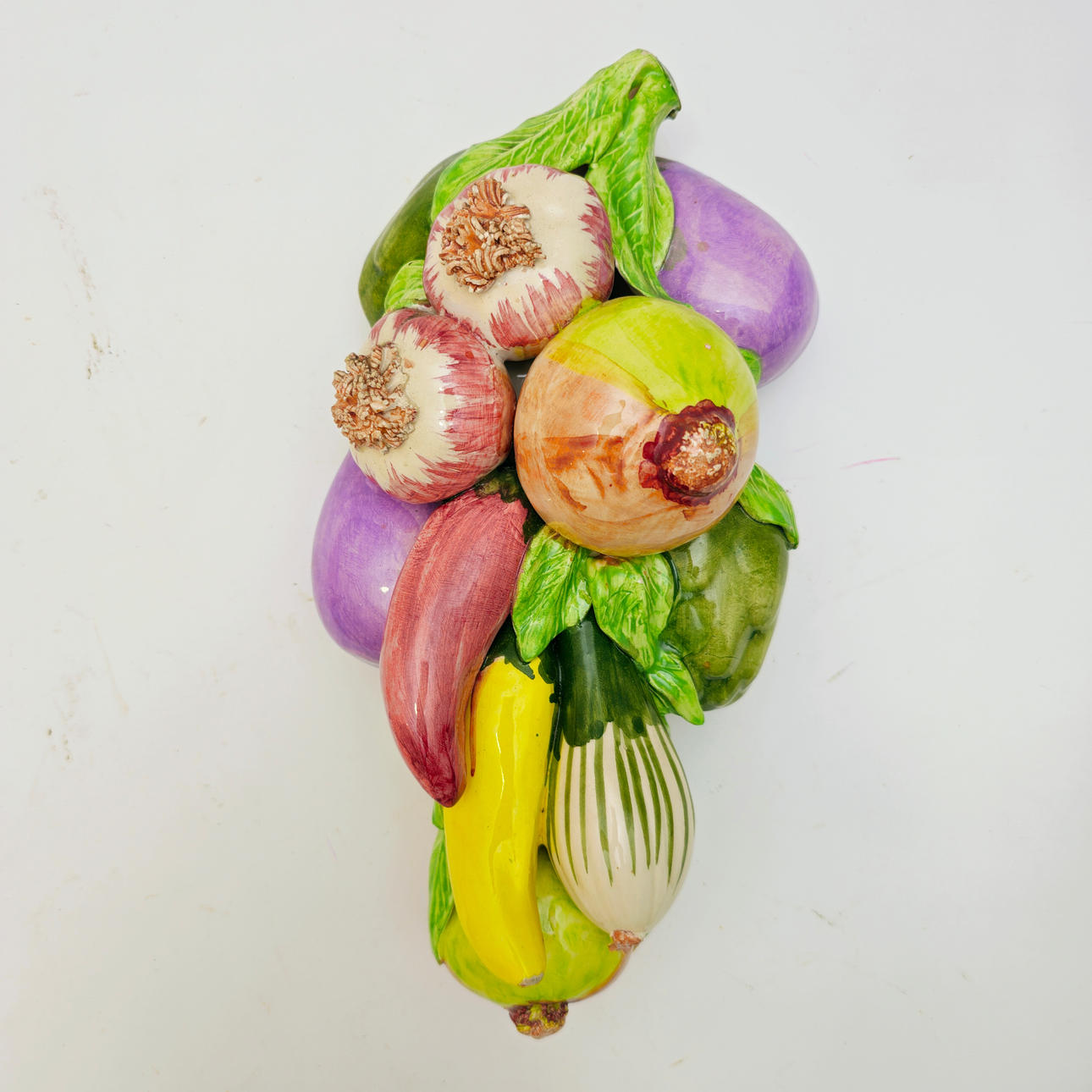 SET OF VEGETABLES. POLYCHROME PORCELAIN.
