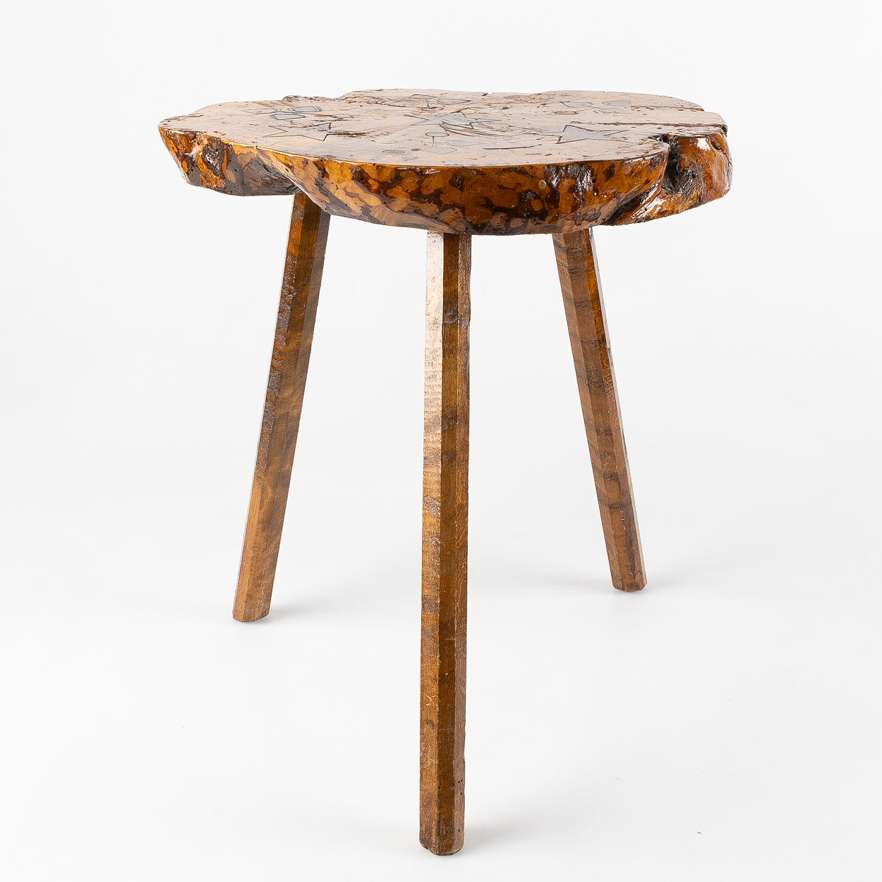 A PALLET, root wood with legs, dated 1945.