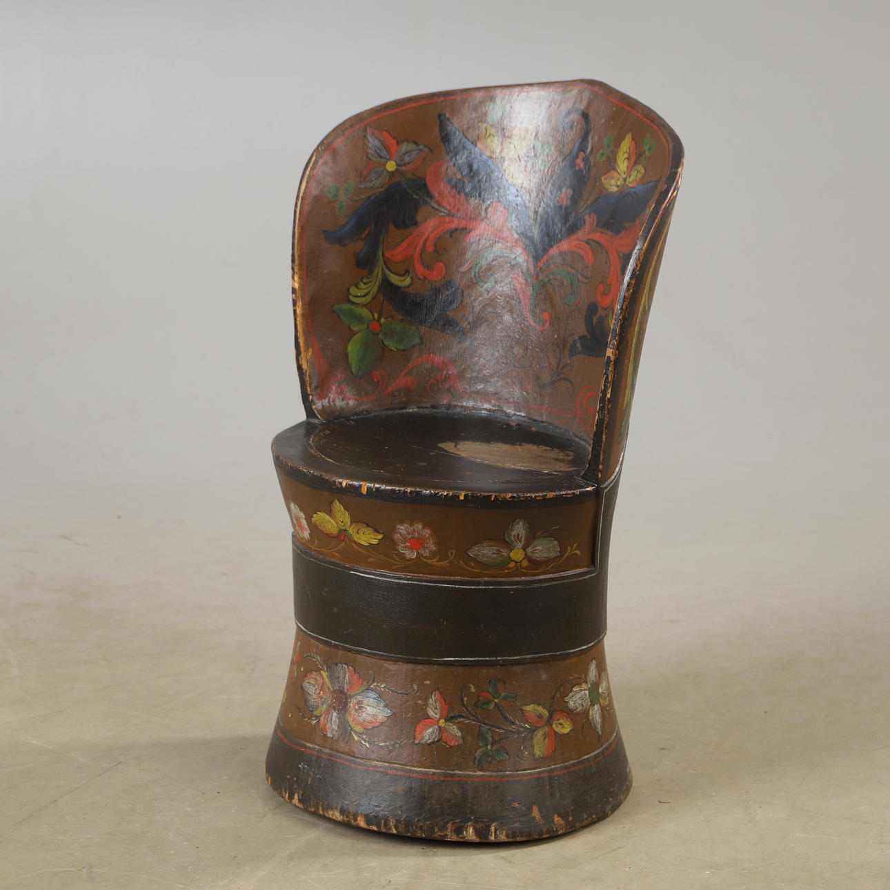 CUBBSTOOL, allgemein bemalt, datiert 1896.