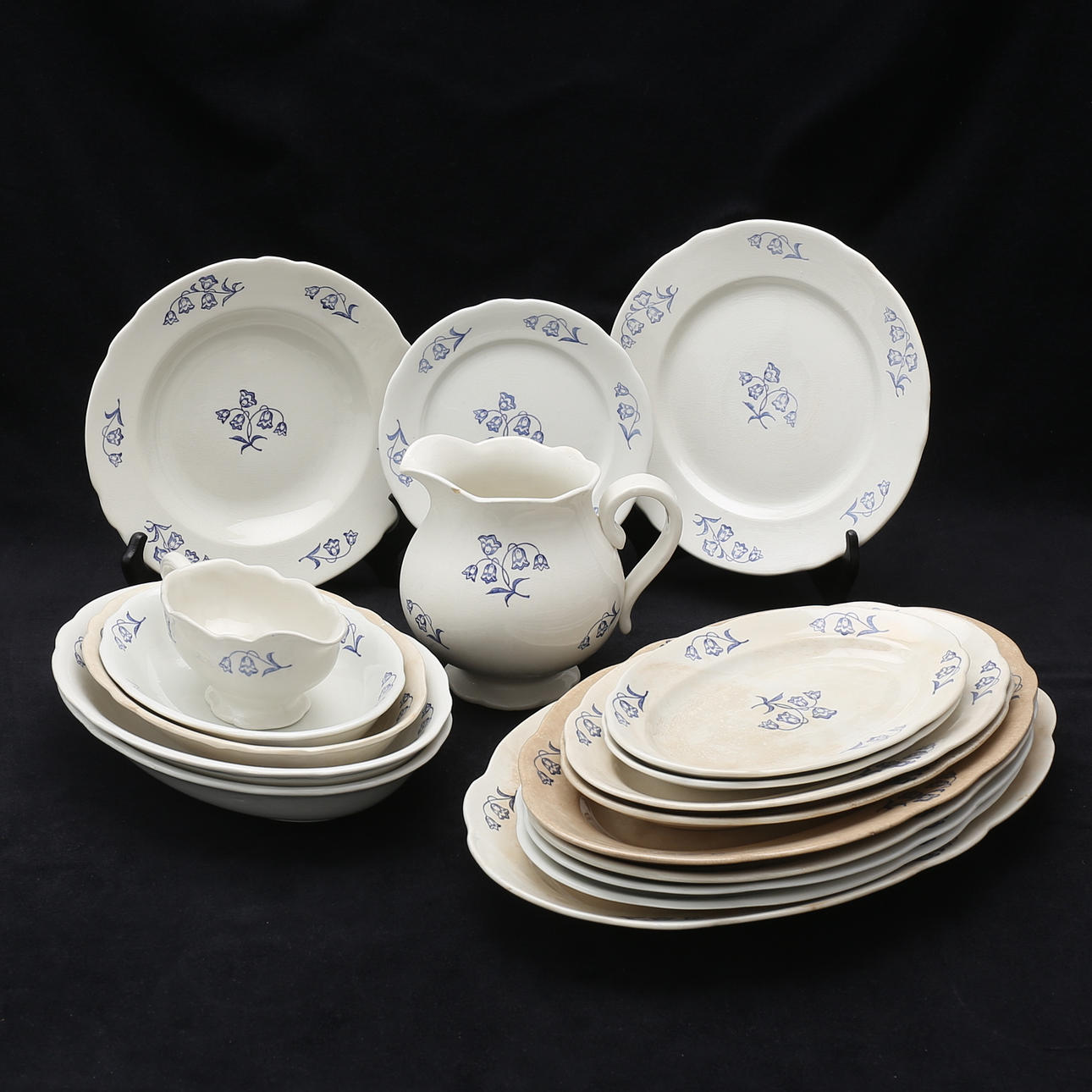 SERVISDELAR, 56 delar, "Klockor", GEFLE, 1900-talets första hälft.