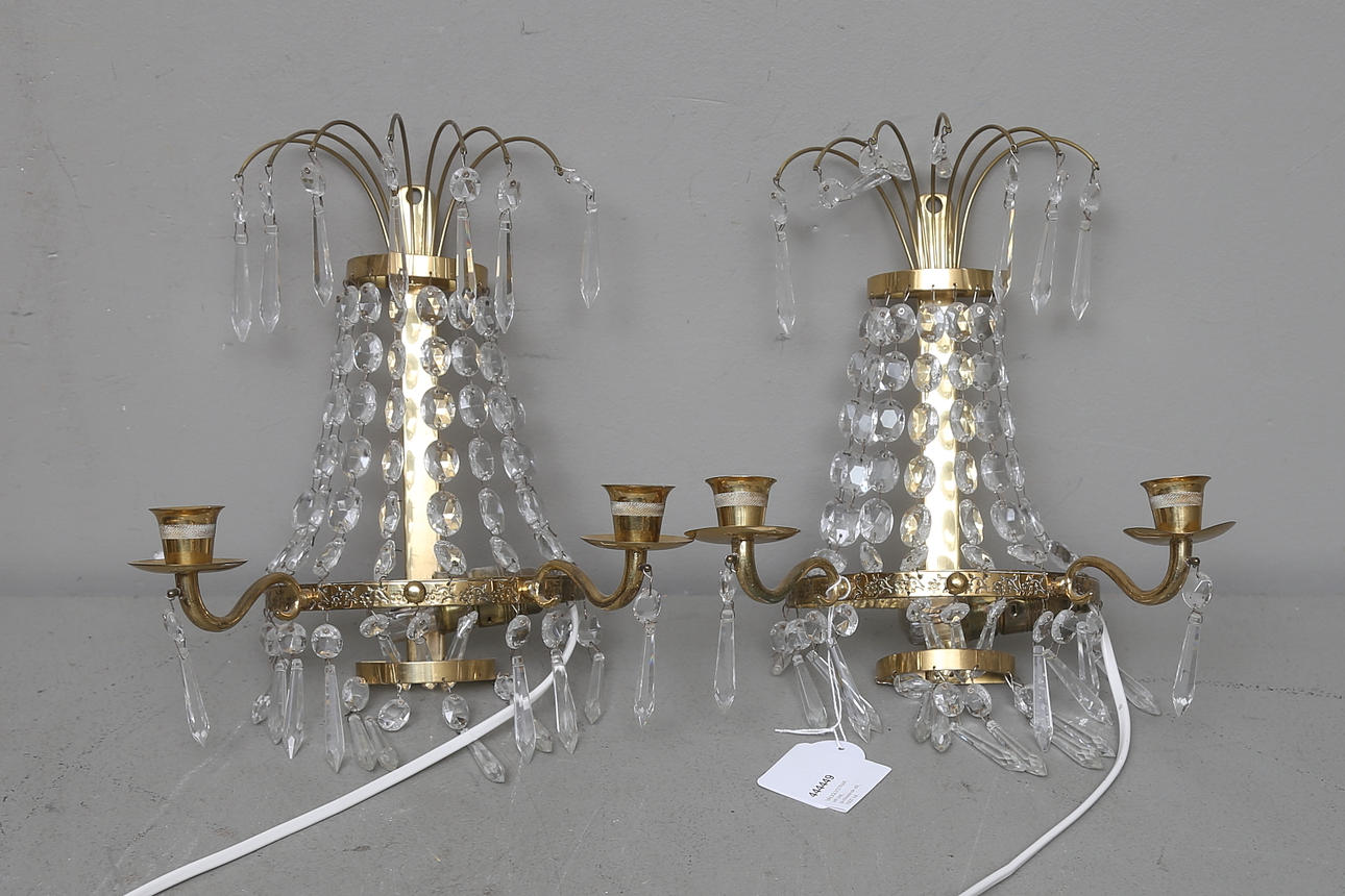 VÄGGLYSTRAR, ett par, gustaviansk stil, 1900-tal.