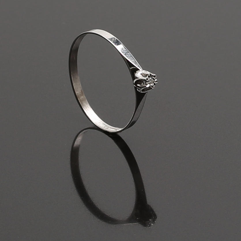 RING i 18 K vitguld med diamant 0,01 ct.
