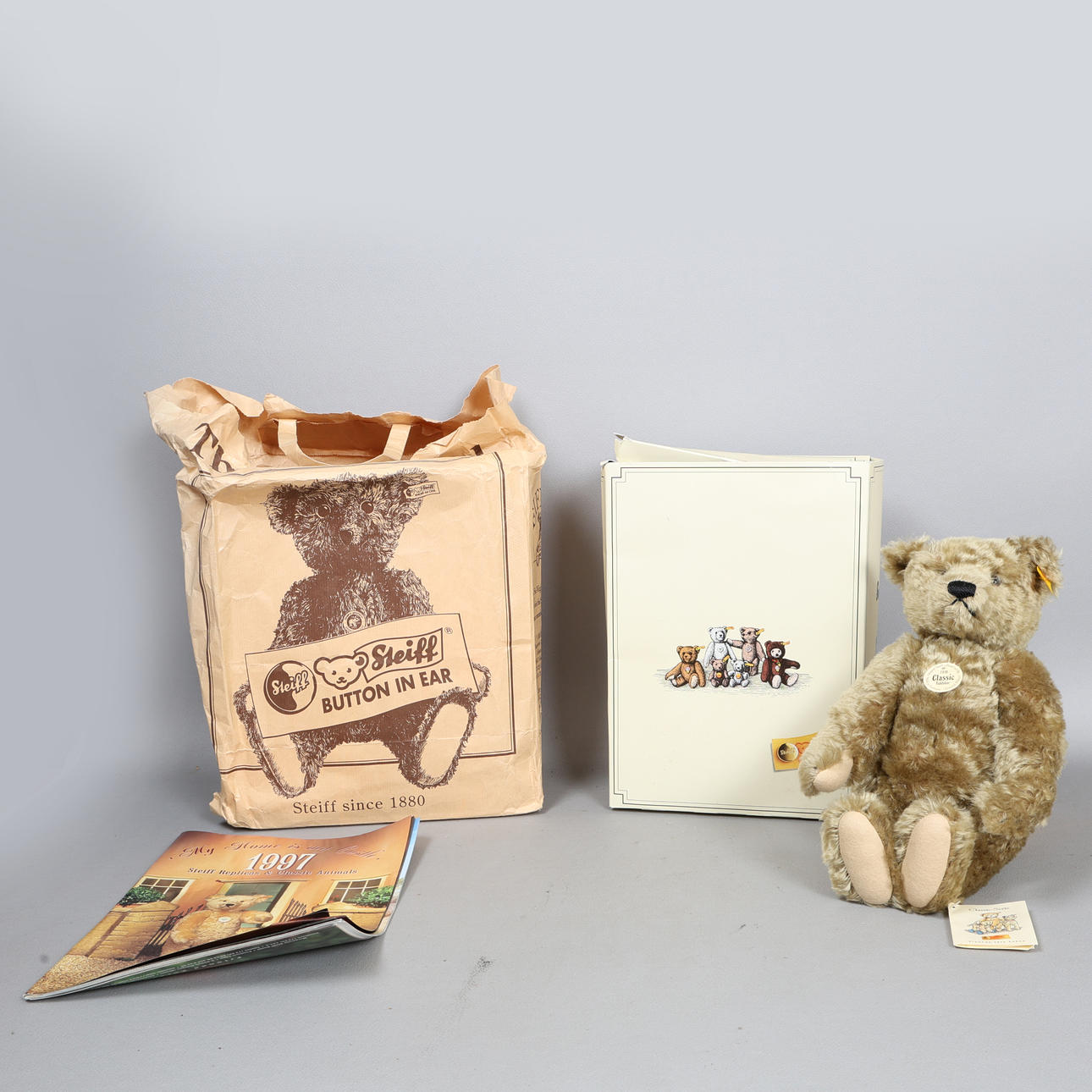 A STEIFF GROWLING TEDDY BEAR.