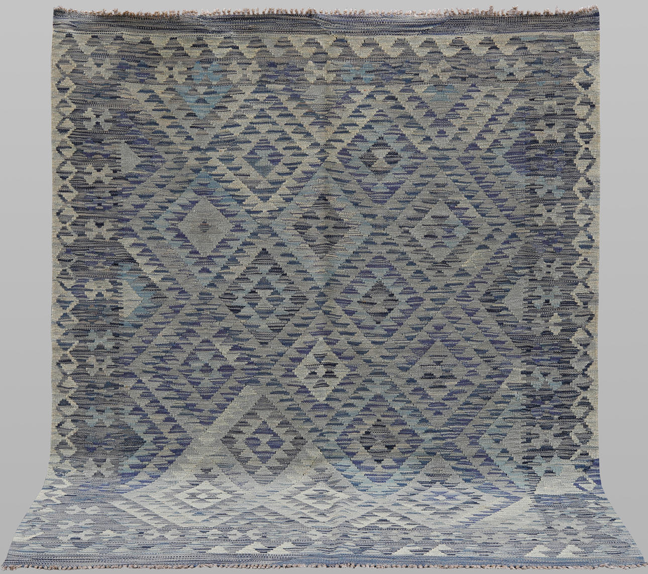 ORIENT CARPET. Kelim classic design, 189 x 157 cm.
