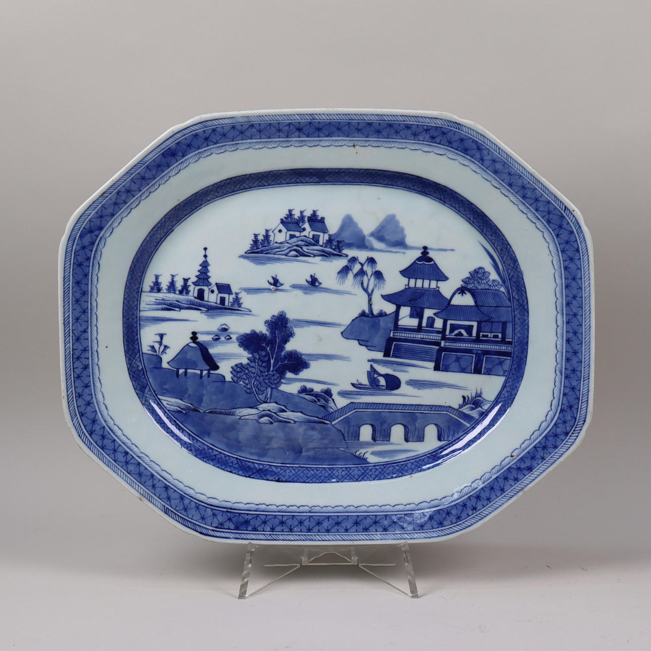 SERVING TRAY, China, Jiaqing (1796-1820).
