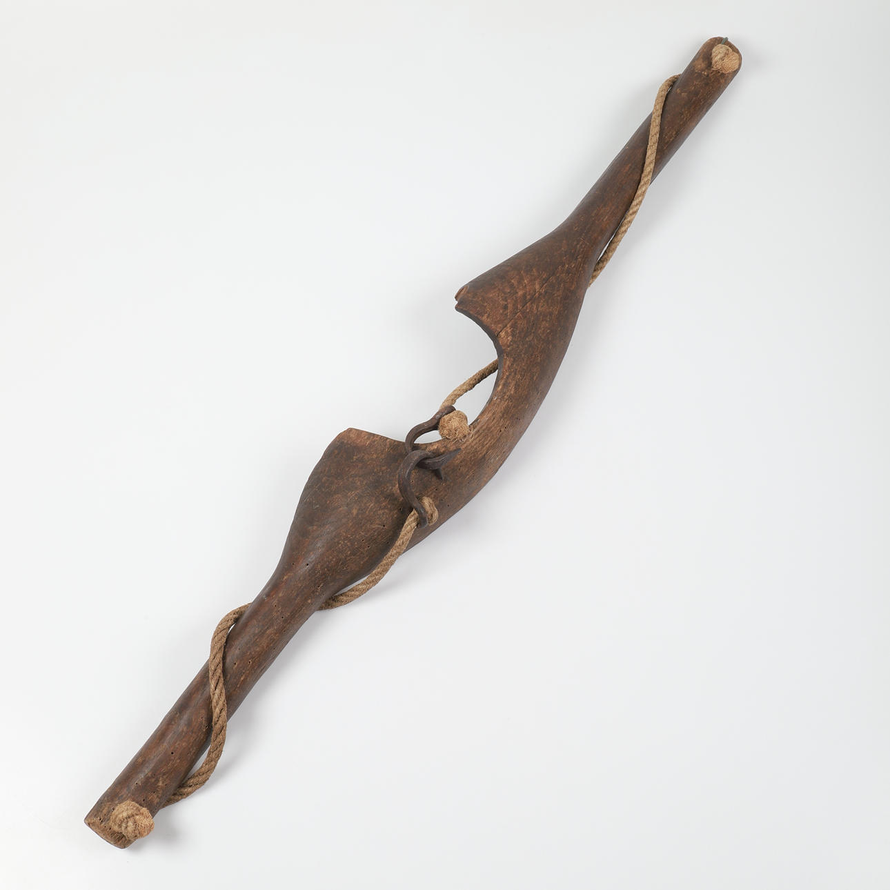 A wooden log, 19th century.