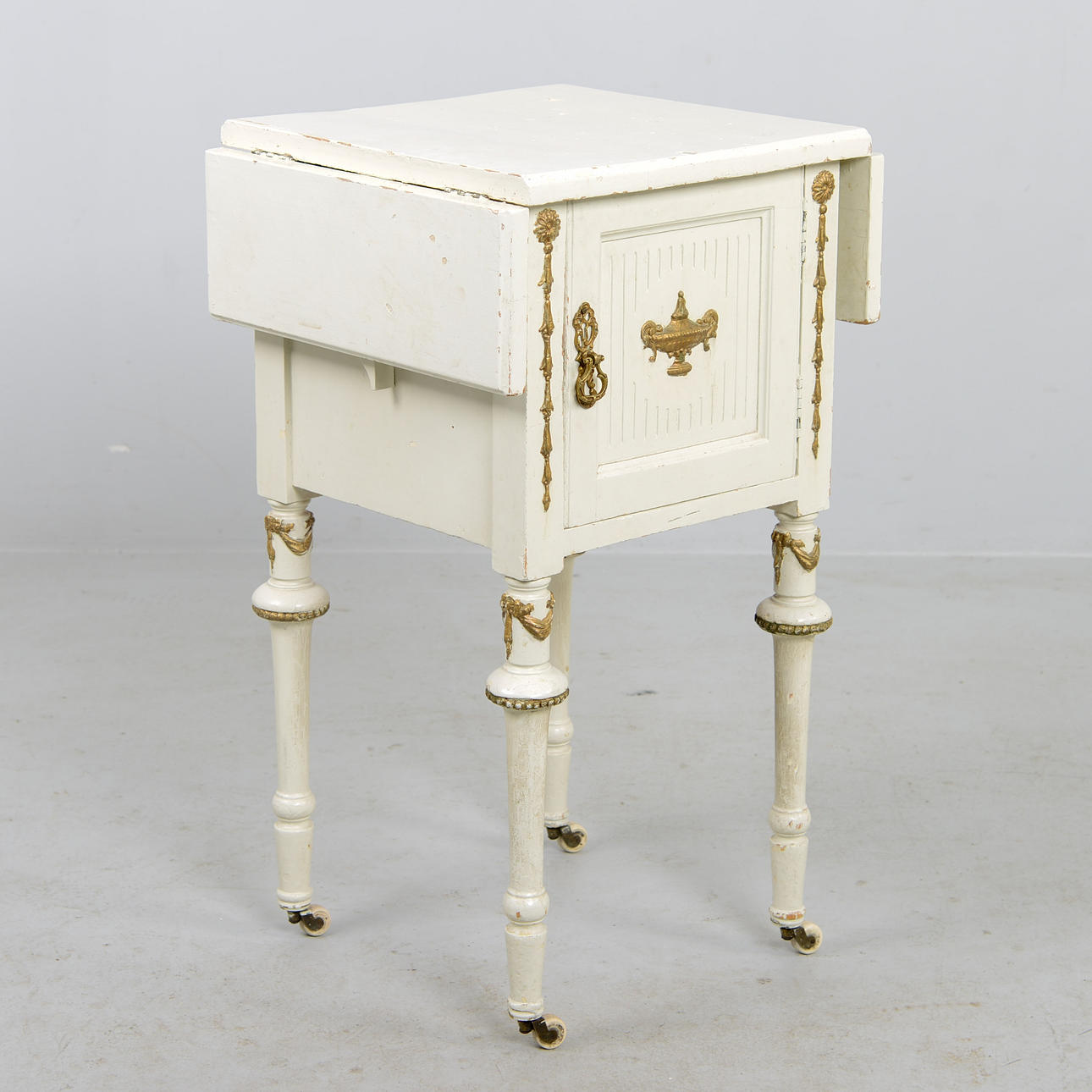 WORKTABLE ON WHEELS, 1800/1900S.