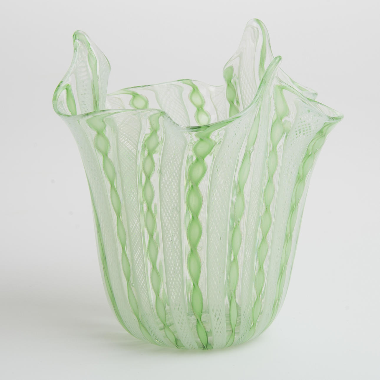 SKÅL, s.k. näsduksskål, troligen Murano, osignerad.