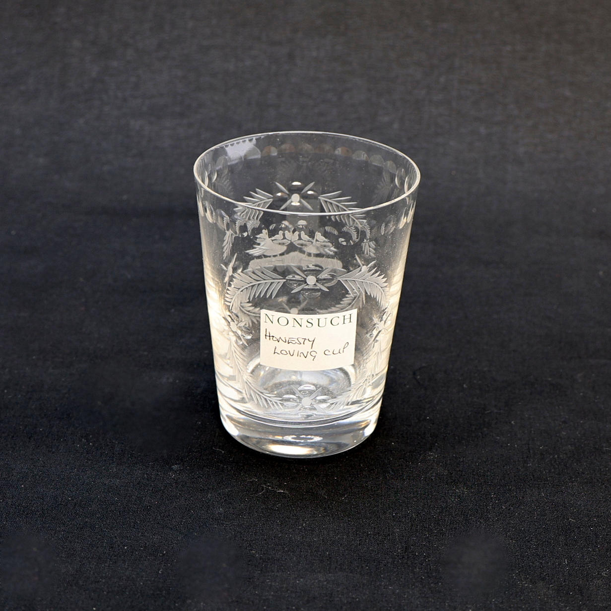 UNA COPA DE AMOR DE CRISTAL DE WILLIAM YEOWARD.