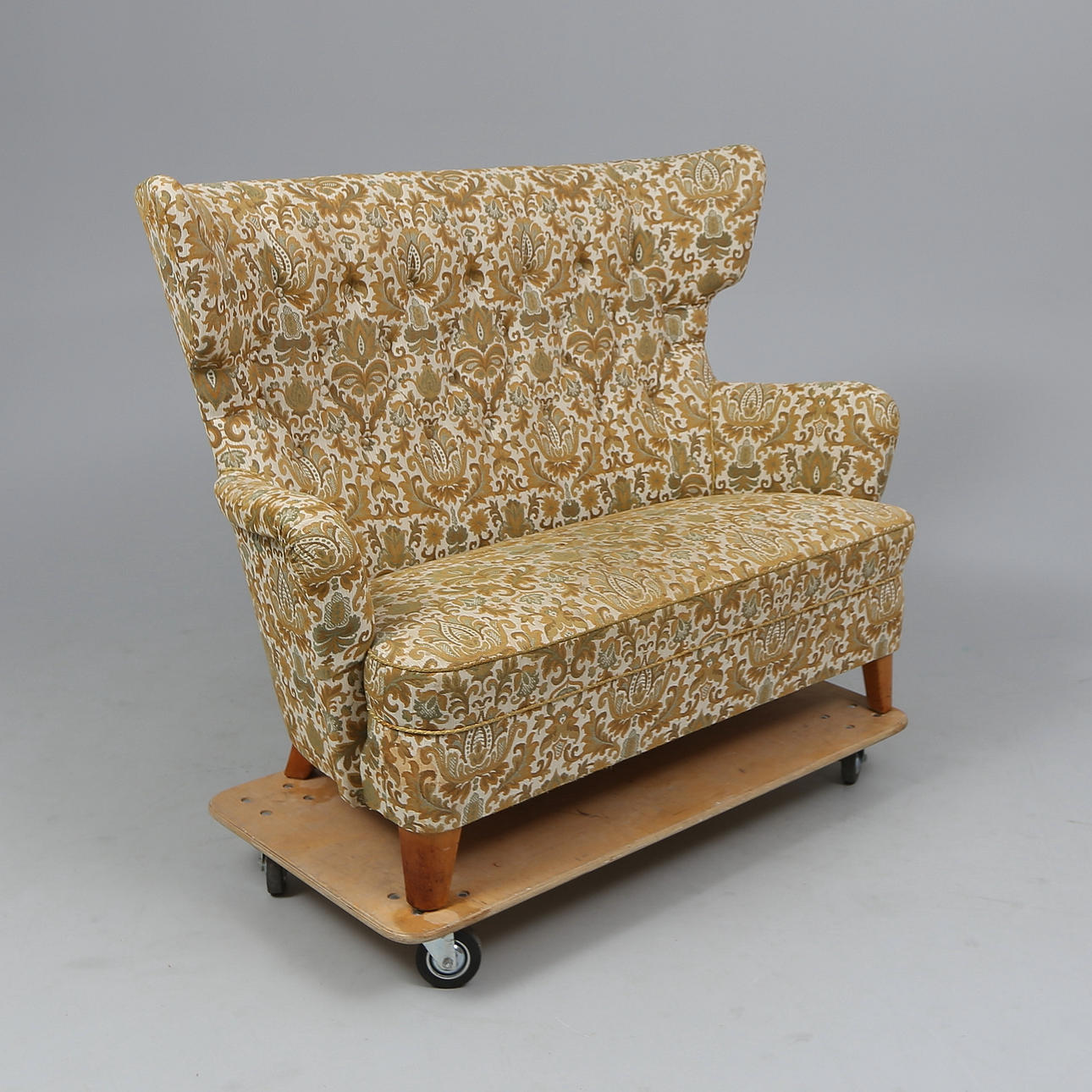 A Scandinavian modern sofa, 1930s/40s.