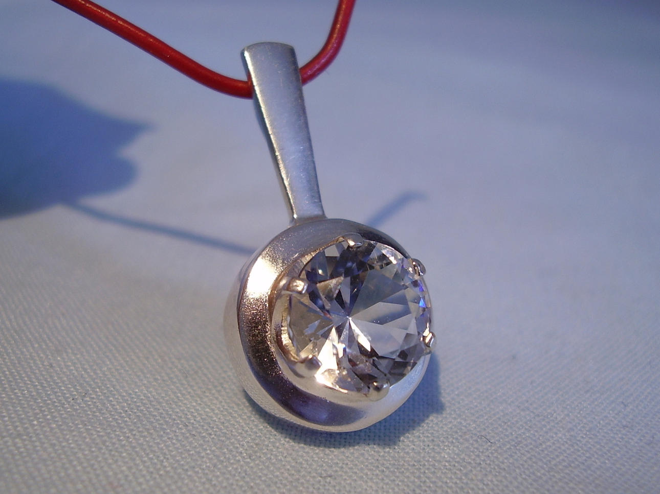 BERGKRISTALL HÄNGE.