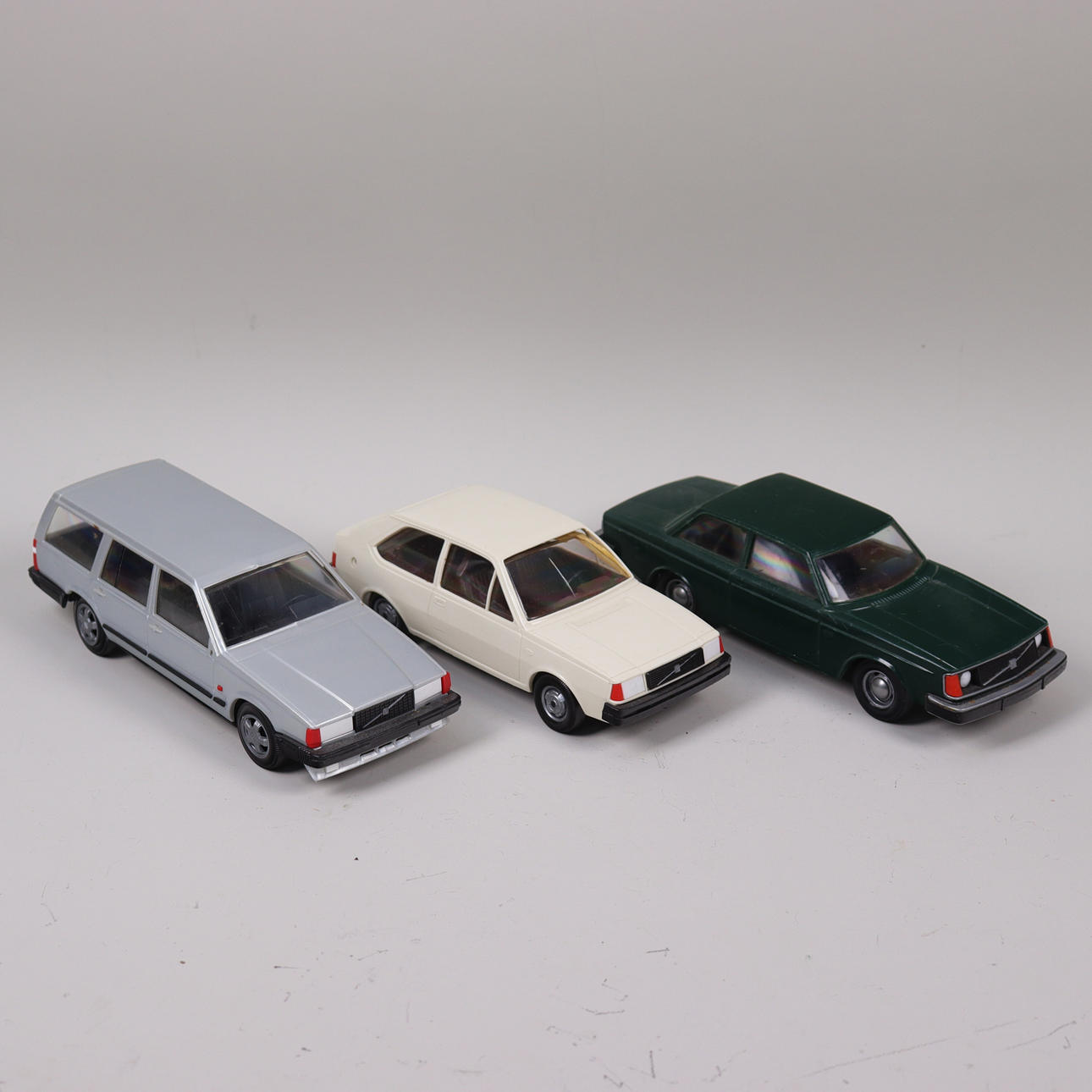 MODELLBILAR, Volvo, Finland, plast, 3st.