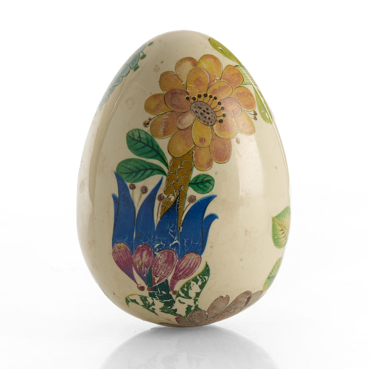 LISA LARSON. Eggs, polychrome painted decor with flowers, label marked.