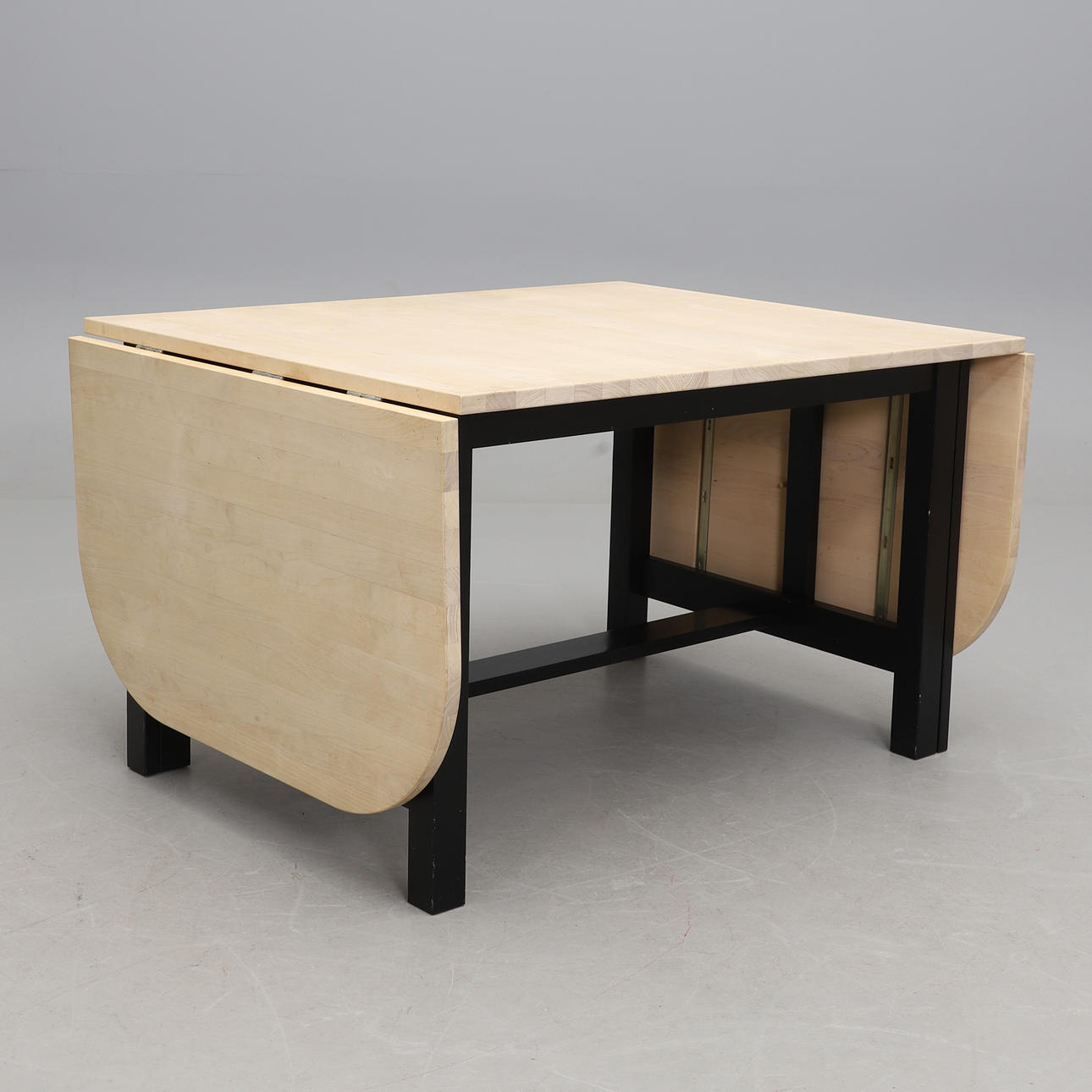 NILS-GÖRAN GUSTAFSSON. DINING TABLE, Stolab.