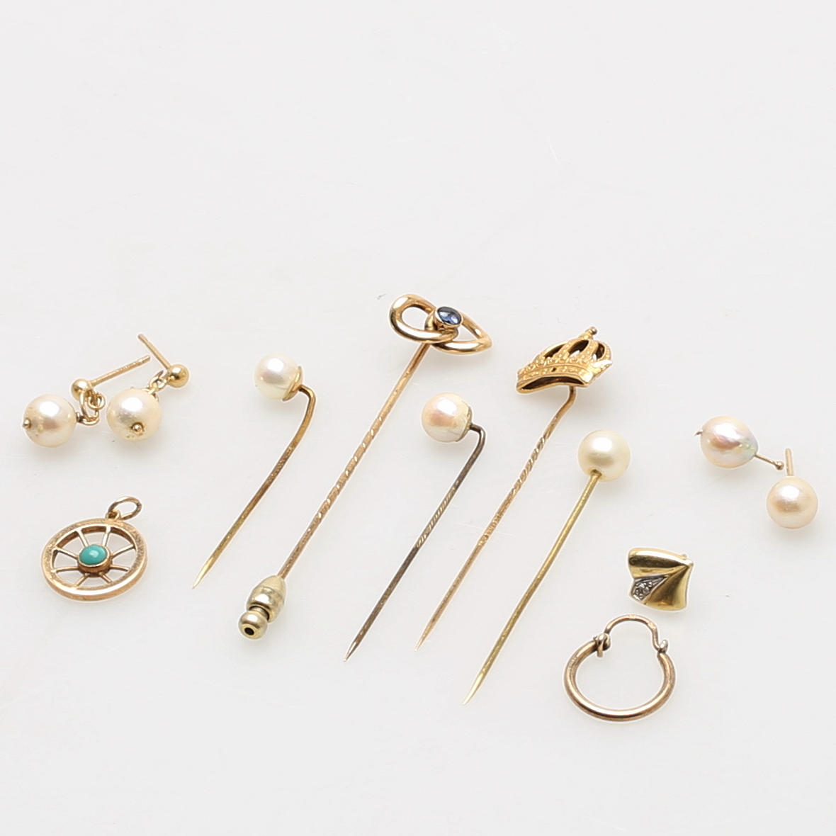 PARTI GULDSMYCKEN samt pärlor, 12 delar, 14k & 18k toltalvikt 11.73 g.