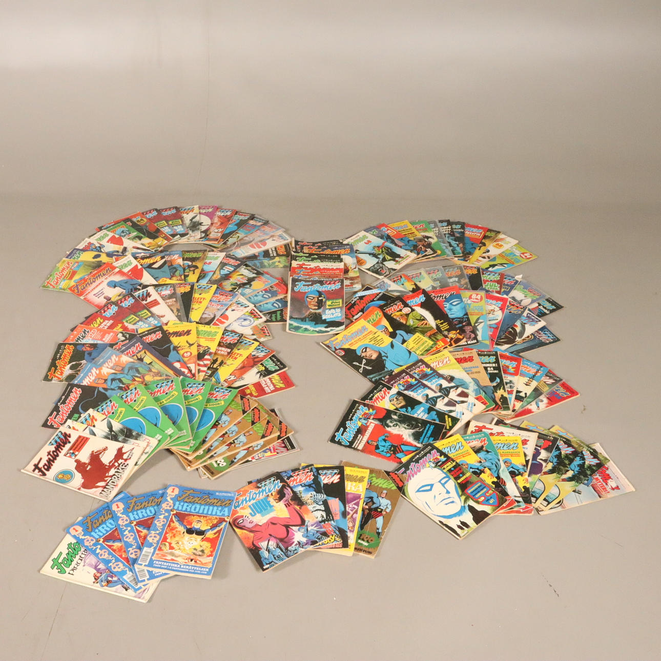 THE PHANTOM 140 stykker hovedsagelig 1970'er-80'erne.