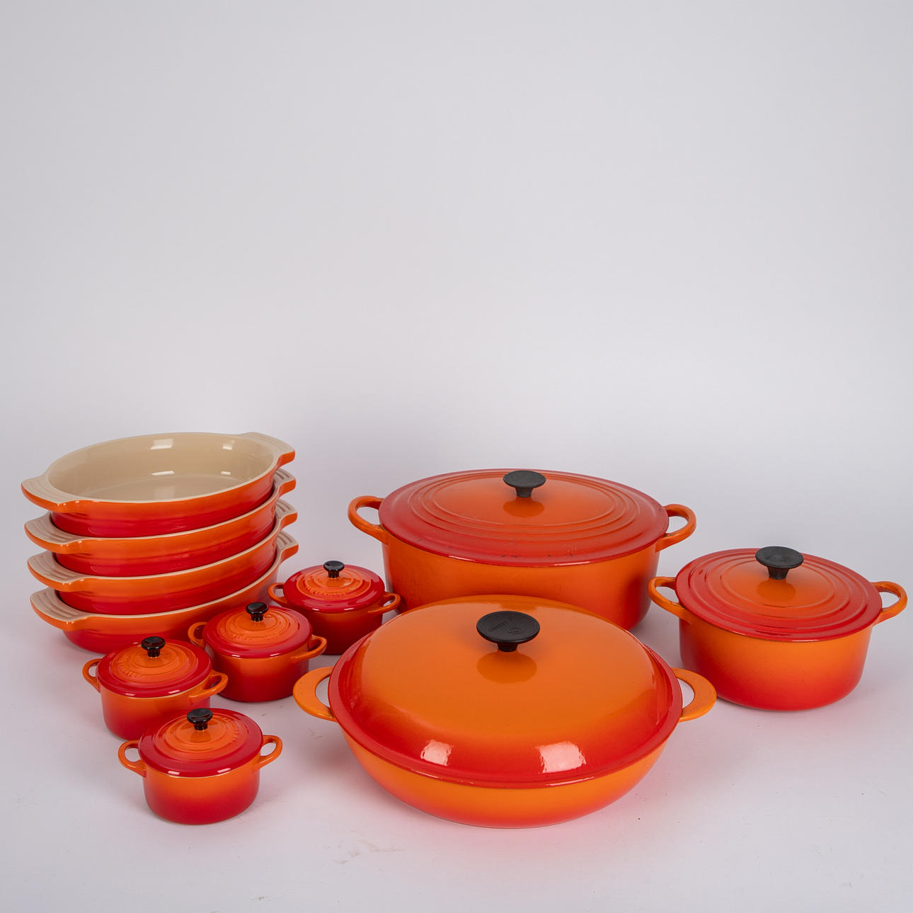 Le Creuset uppsättning av 11 delar. Silver & Metall - Övriga ...