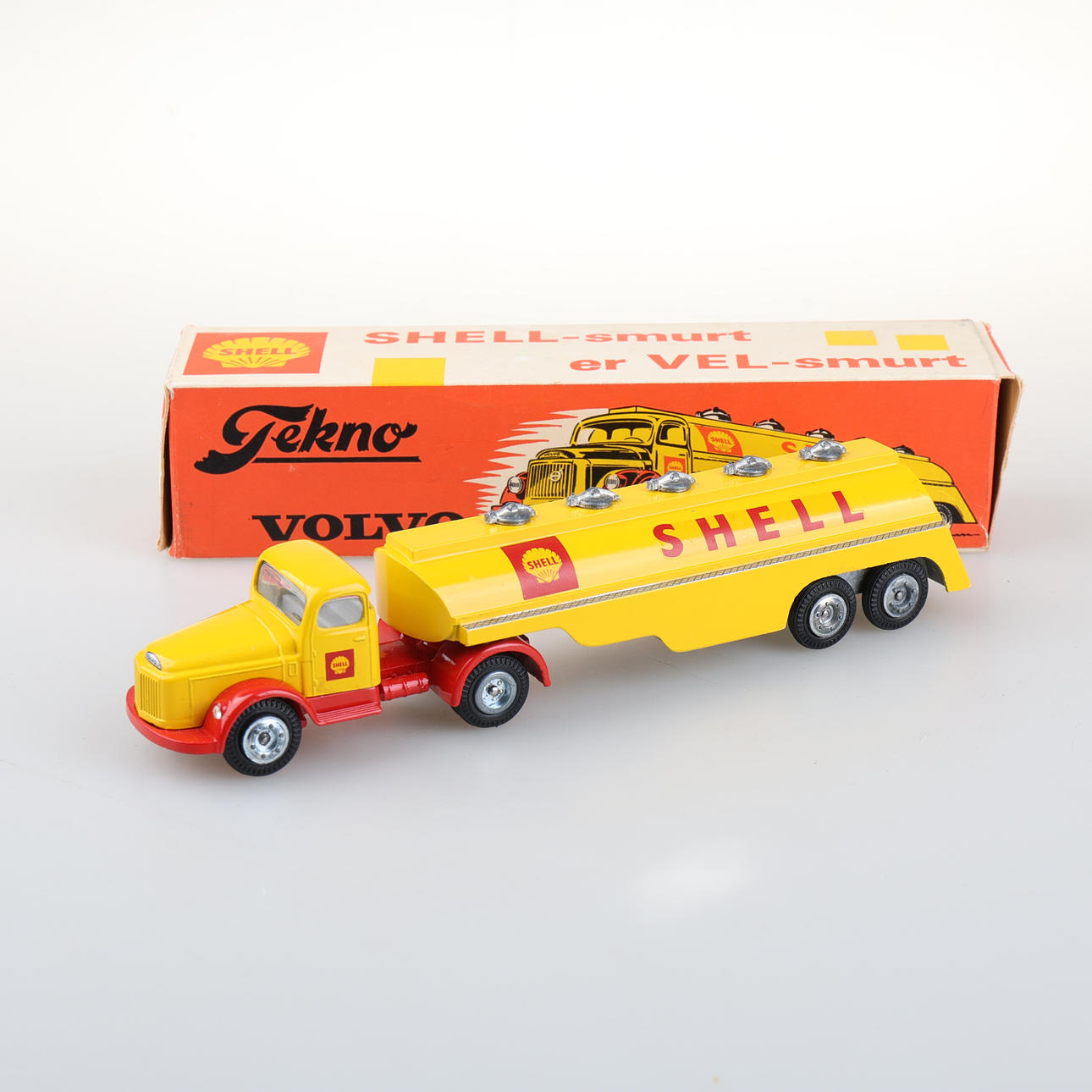 TEKNO, Volvo tanker no 434, “Shell”, Denmark.