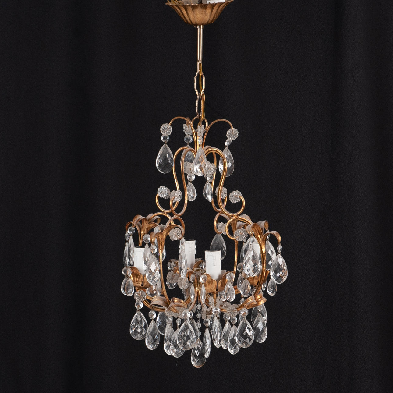 CHANDELIER. Baroque style, 4 points of light.