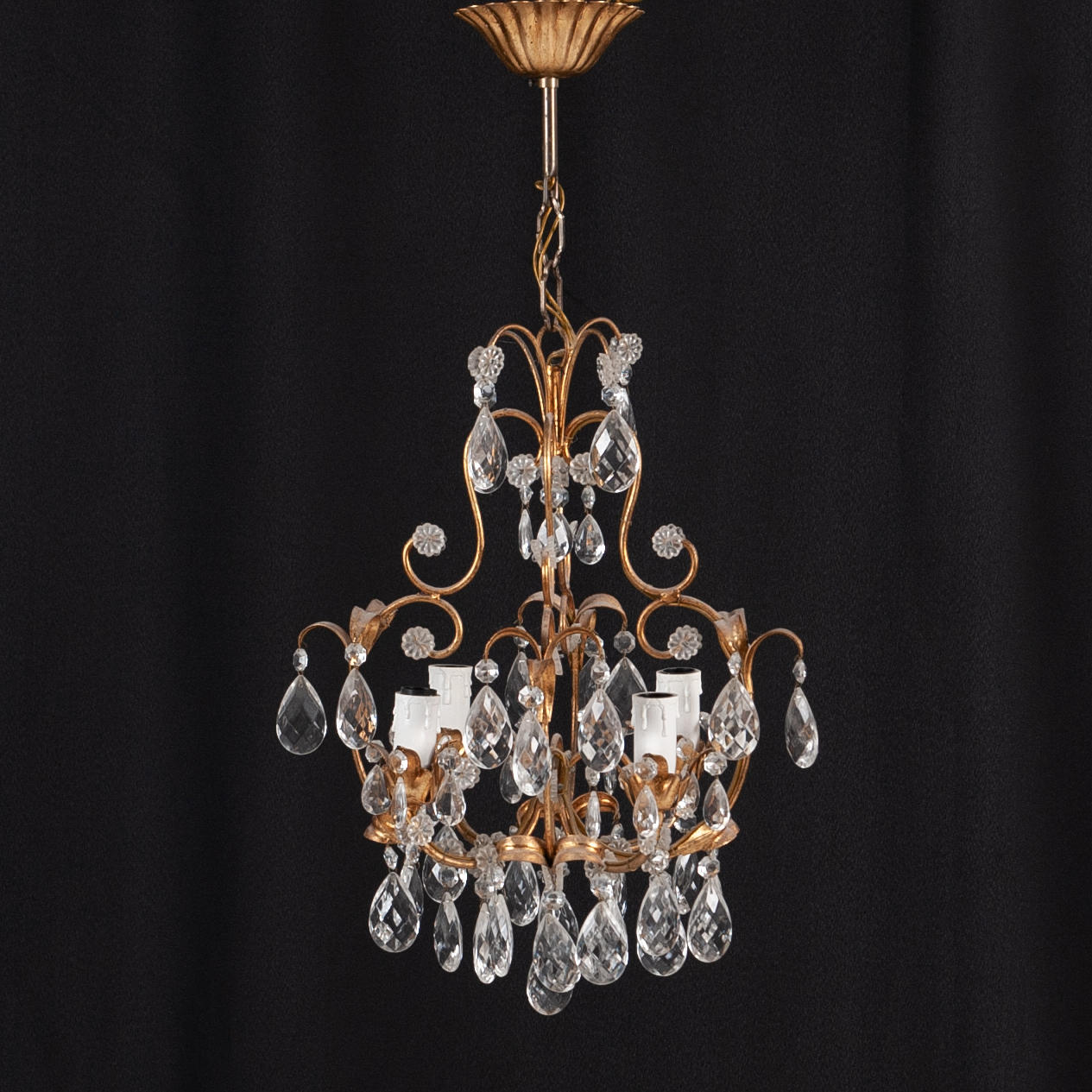 CHANDELIER. Baroque style, 4 points of light.