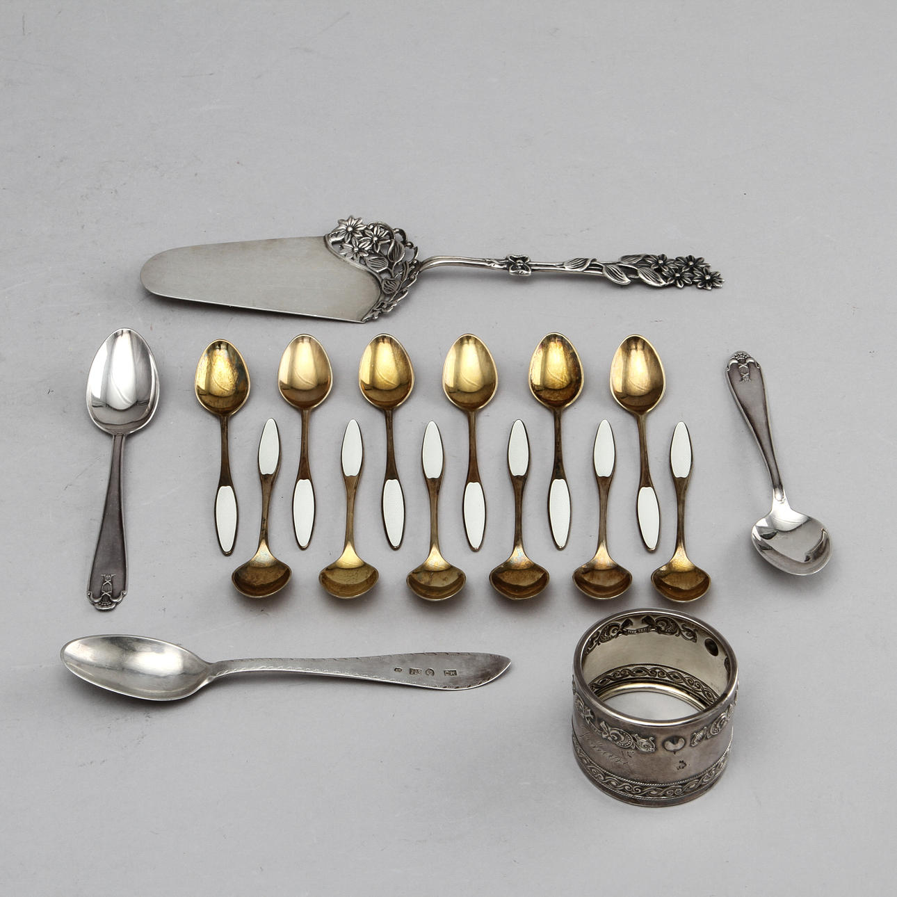 DIVERSE SILVER, 17 delar, ca 210 gram.