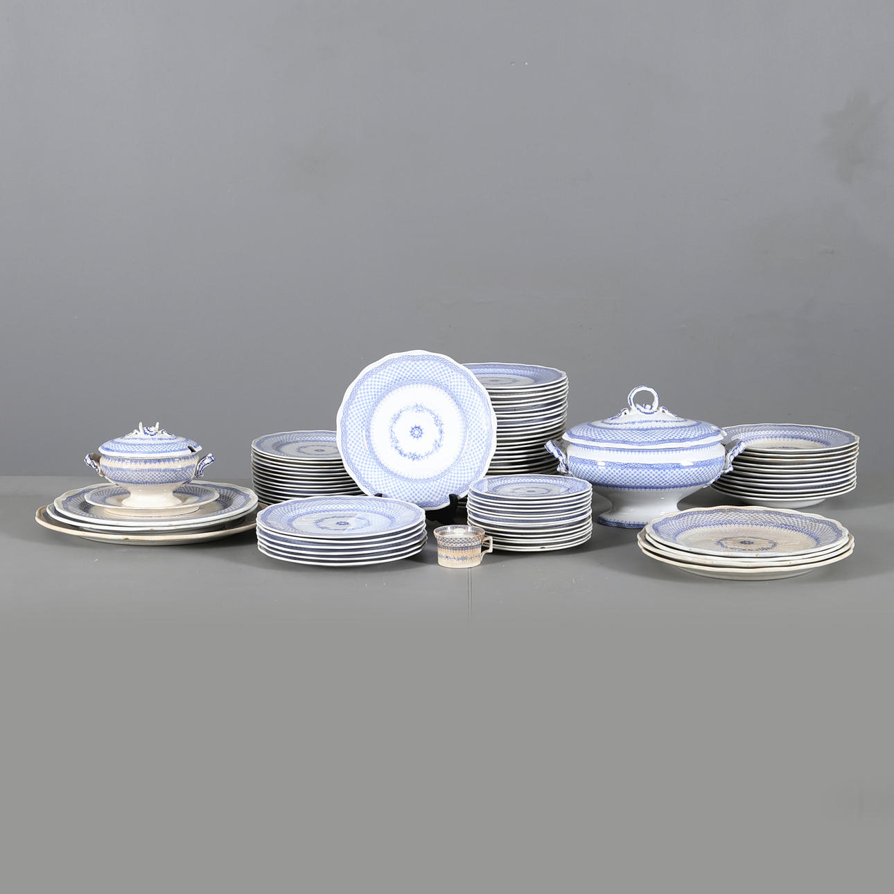 MATSERVIS 'Camden', 82 delar, Ernst Wahliss, Wien, omkring 1900.