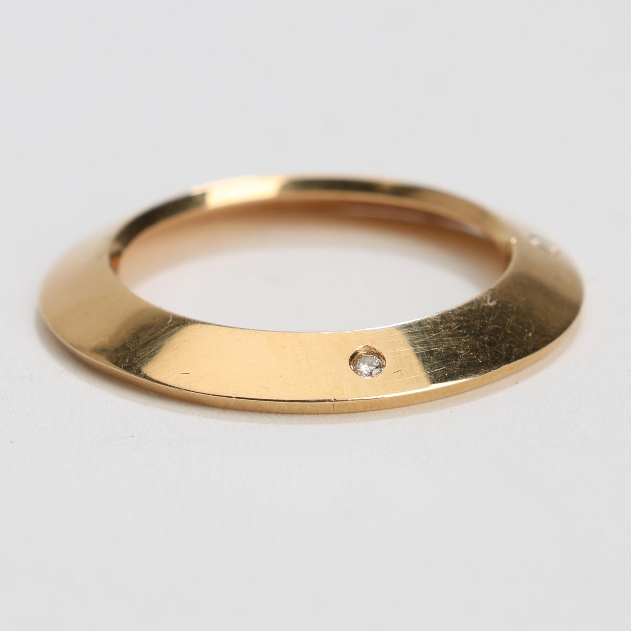 RING/VEDHÆNG, 18K, Sandström & de Wit Aktieföretag, Linköping 2000.