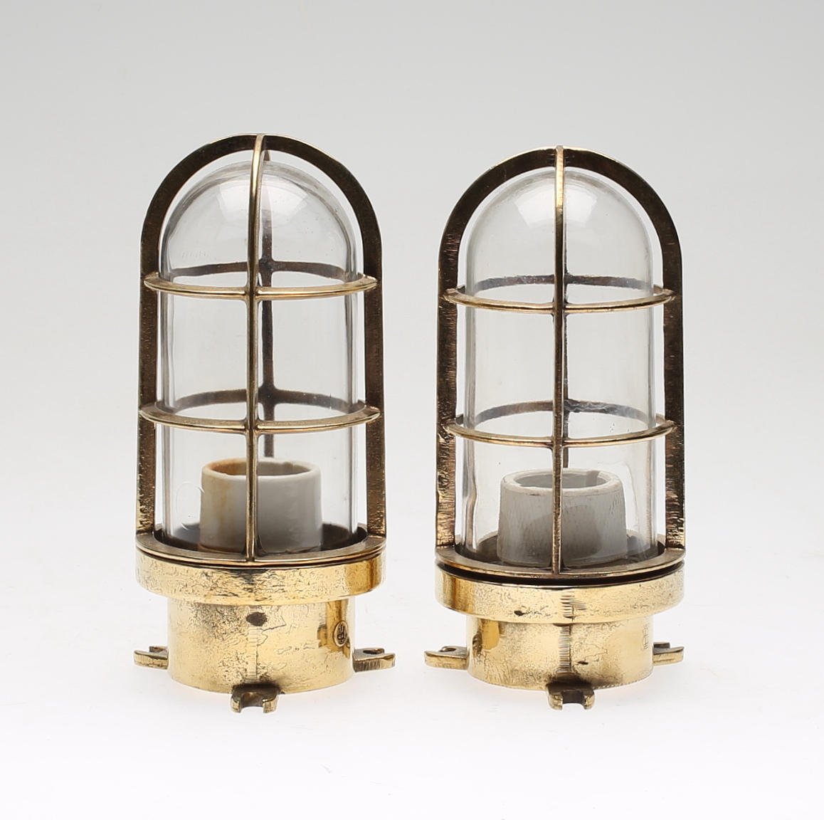 FARTYGSBELYSNING, 2 st för vägg/tak, mässing, HR.