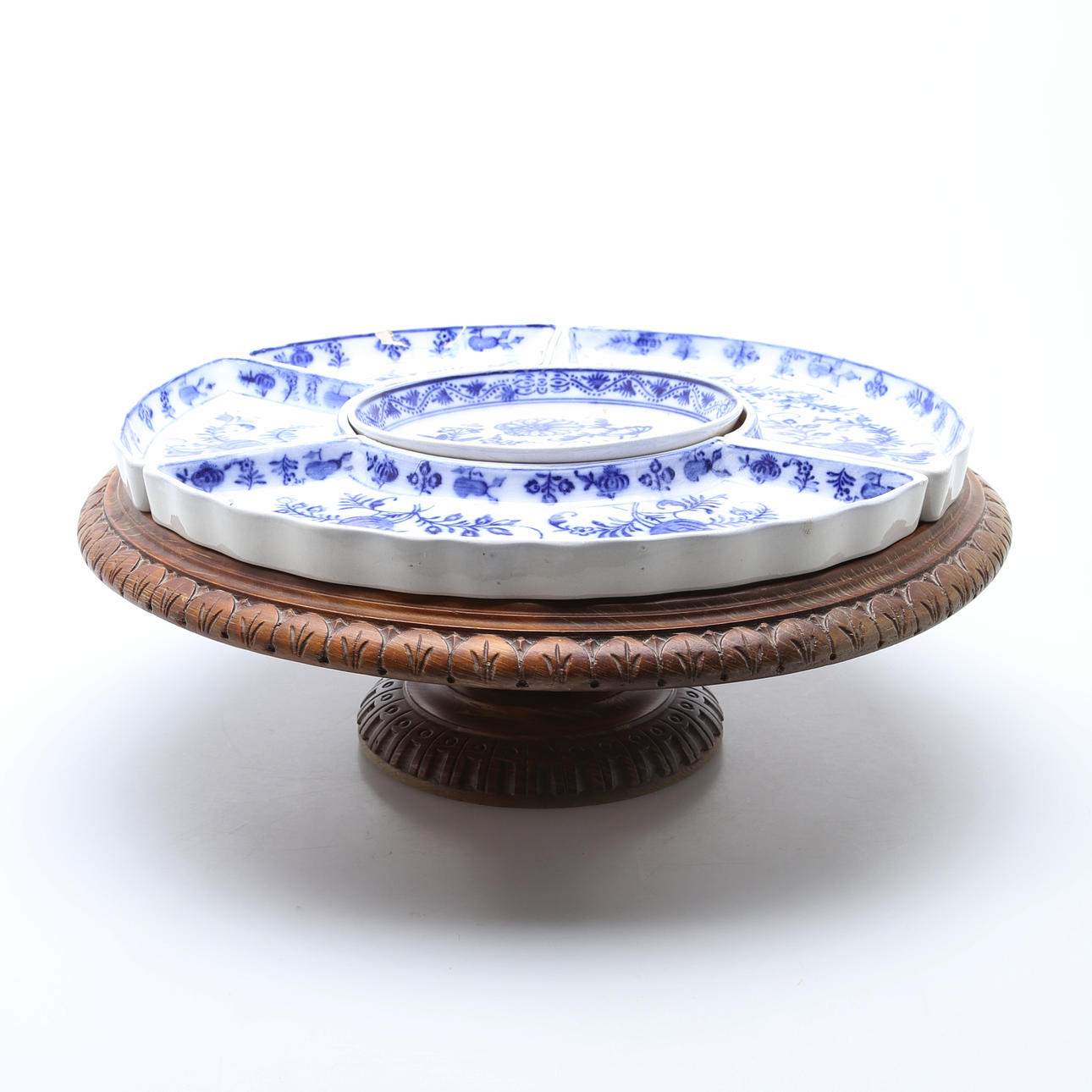 BORDSKARUSELL med kabaretfat, 6 delar, Villeroy & Boch omkring 1900.