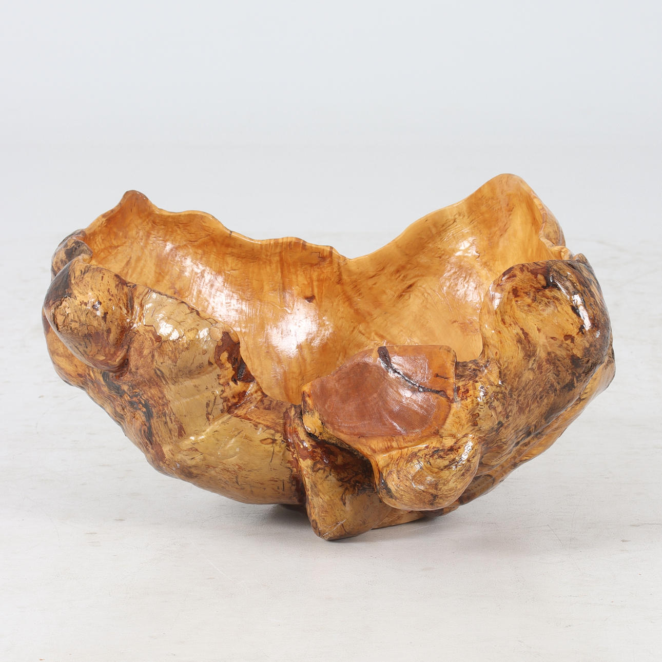 Eine Masur-Birkenschale aus dem 20. Jahrhundert.