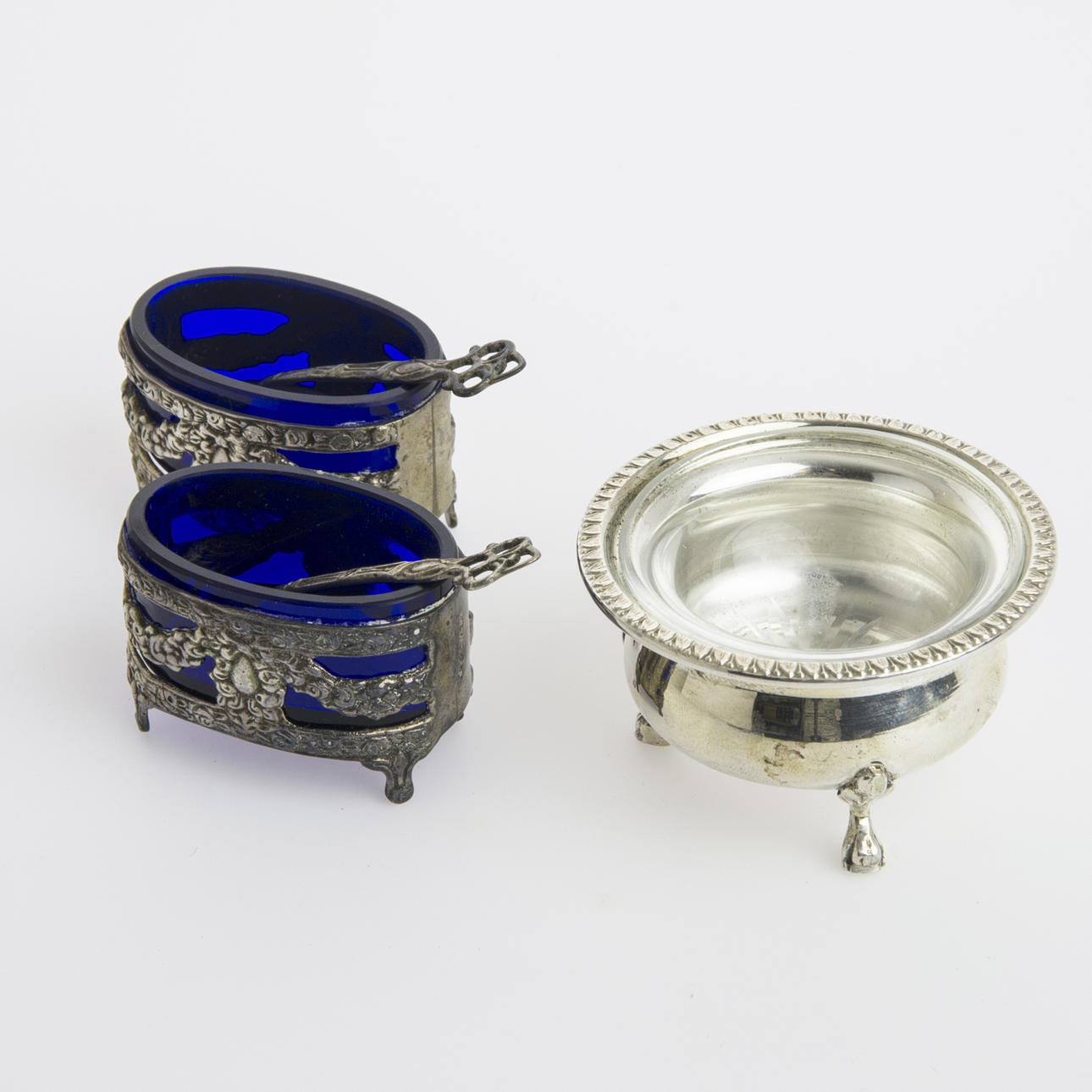 SALTKAR, 3 stycken, silver med glasinsatser.