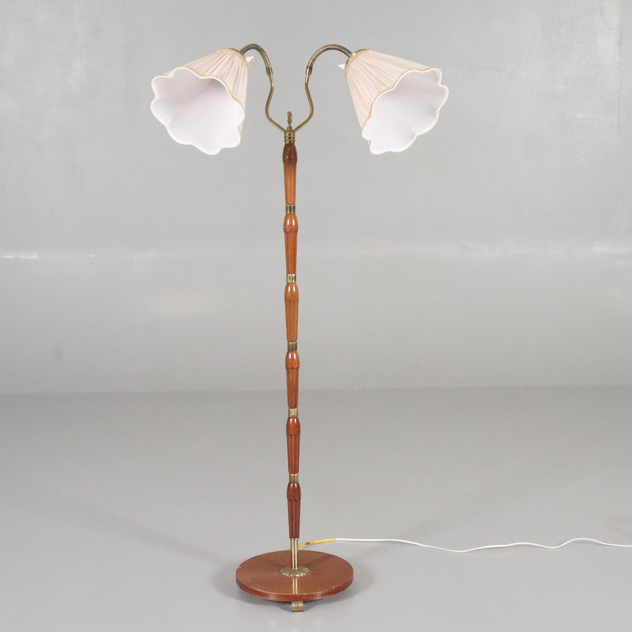FLOOR LAMP art deco circa 40s.