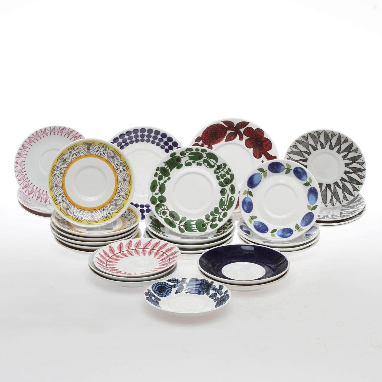 TE- & KAFFEFAT, ca 30 st, bl Stig Lindberg, omkring 1900-talets mitt.